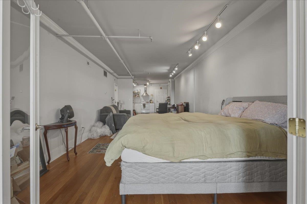 126 W BEVERLEY ST, STAUNTON, Virginia 24401, ,Commercial,126 W BEVERLEY ST,679692 MLS # 679692 126 W BEVERLEY ST, STAUNTON, Virginia 24401, ,Commercial,126 W BEVERLEY ST,679692 MLS # 679692