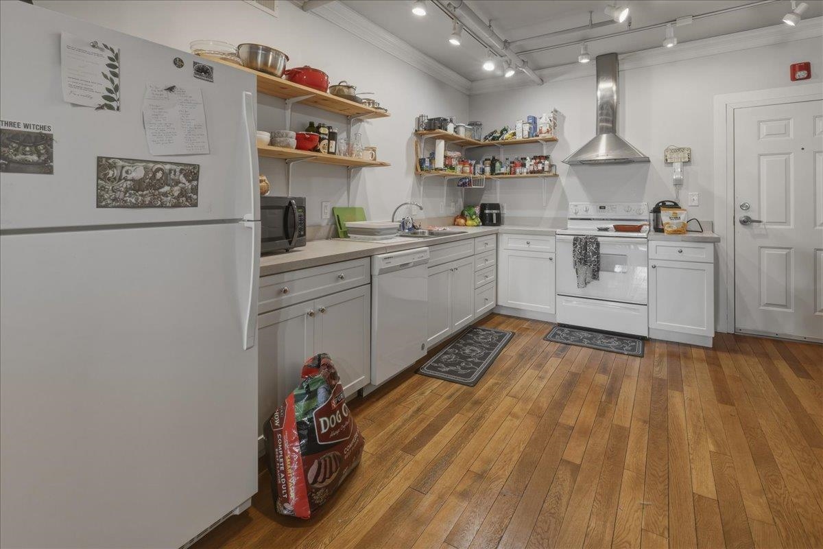 126 W BEVERLEY ST, STAUNTON, Virginia 24401, ,Commercial,126 W BEVERLEY ST,679692 MLS # 679692 126 W BEVERLEY ST, STAUNTON, Virginia 24401, ,Commercial,126 W BEVERLEY ST,679692 MLS # 679692