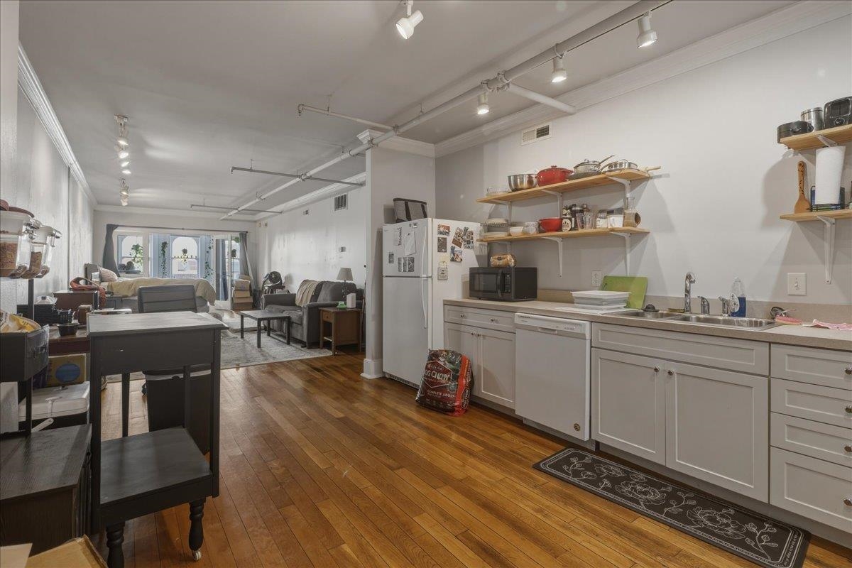 126 W BEVERLEY ST, STAUNTON, Virginia 24401, ,Commercial,126 W BEVERLEY ST,679692 MLS # 679692 126 W BEVERLEY ST, STAUNTON, Virginia 24401, ,Commercial,126 W BEVERLEY ST,679692 MLS # 679692