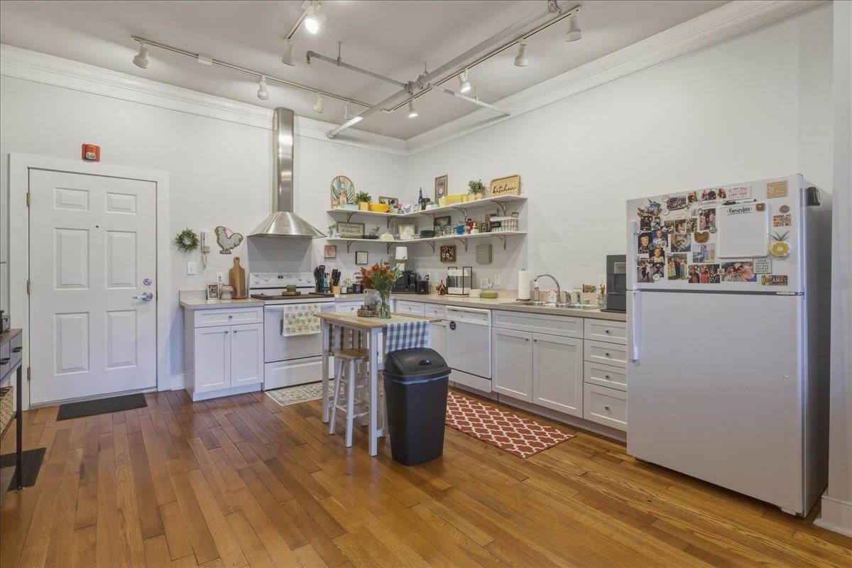 126 W BEVERLEY ST, STAUNTON, Virginia 24401, ,Commercial,126 W BEVERLEY ST,679692 MLS # 679692 126 W BEVERLEY ST, STAUNTON, Virginia 24401, ,Commercial,126 W BEVERLEY ST,679692 MLS # 679692