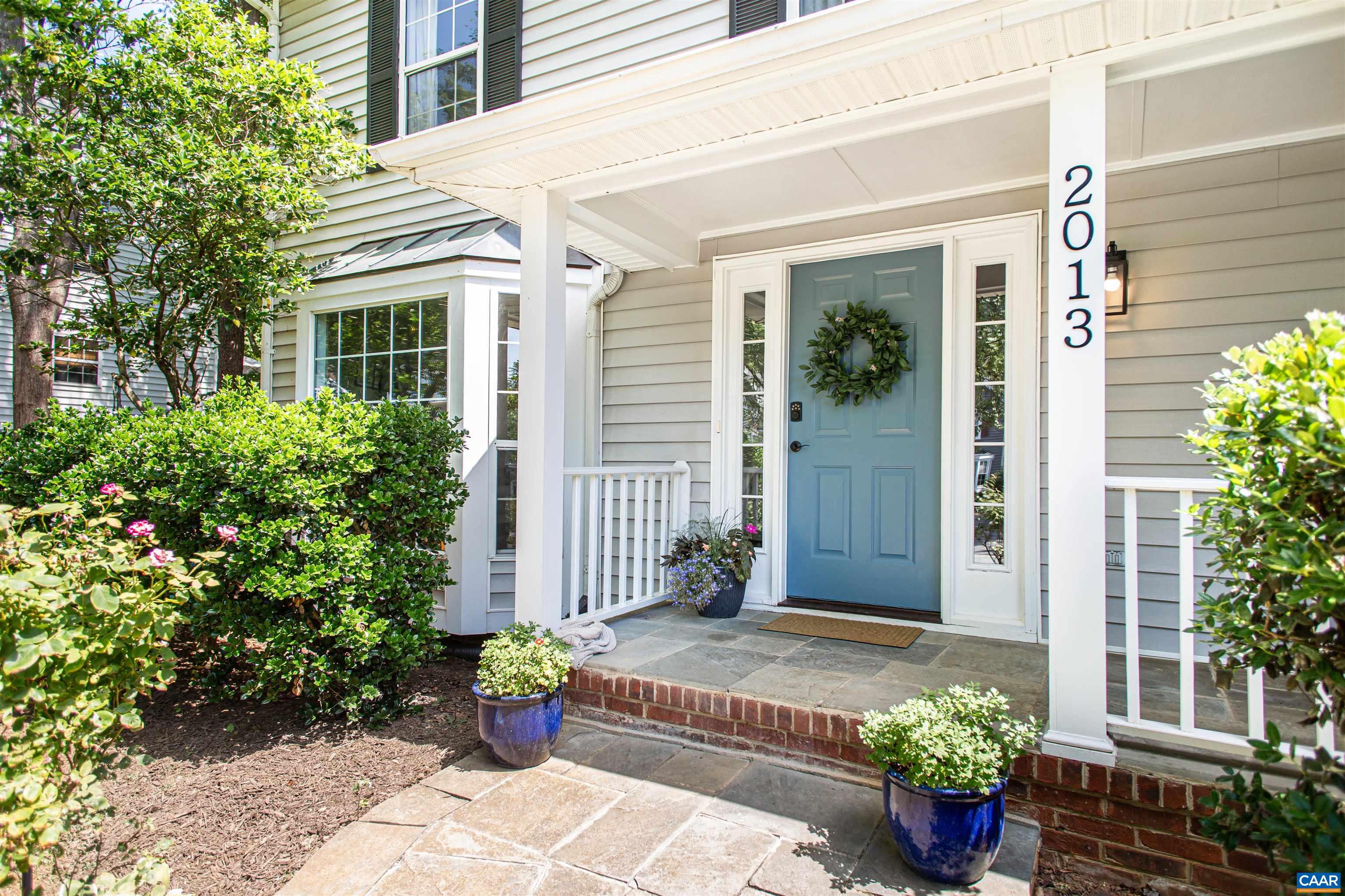 This cheery home in Forest Lakes is sure to impress. This cheery home in Forest Lakes is sure to impress.