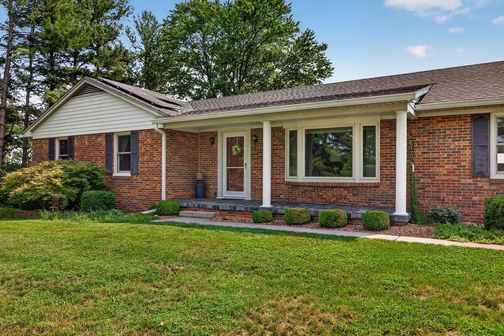 120 TRINITY POINT RD, SWOOPE, Virginia 24479, 3 Bedrooms Bedrooms, ,3 BathroomsBathrooms,Residential,120 TRINITY POINT RD,679687 MLS # 679687 120 TRINITY POINT RD, SWOOPE, Virginia 24479, 3 Bedrooms Bedrooms, ,3 BathroomsBathrooms,Residential,120 TRINITY POINT RD,679687 MLS # 679687