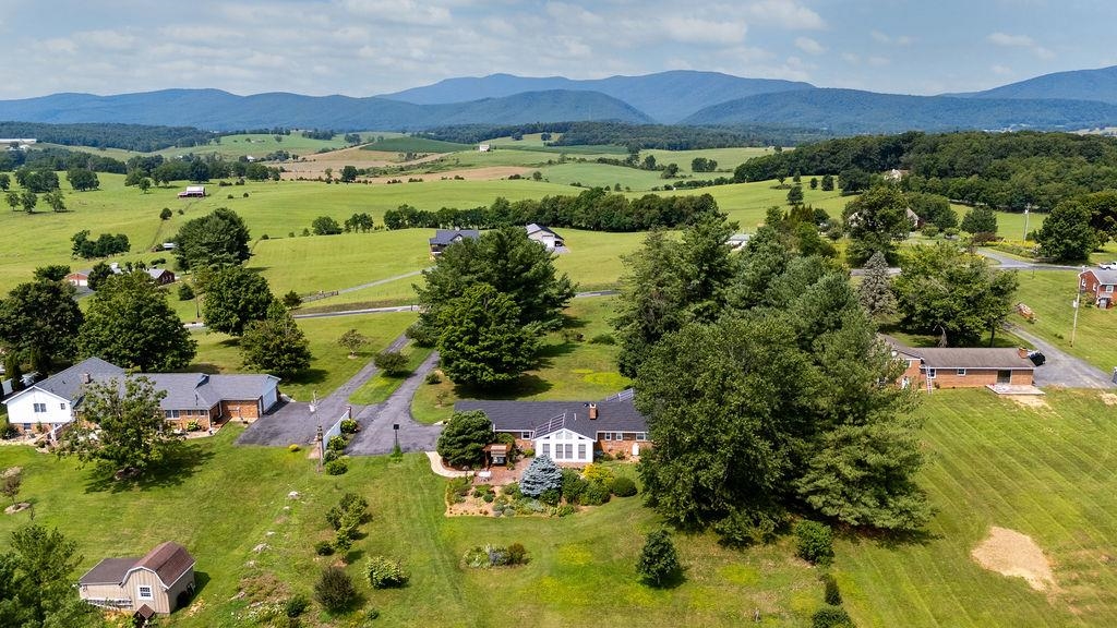 120 TRINITY POINT RD, SWOOPE, Virginia 24479, 3 Bedrooms Bedrooms, ,3 BathroomsBathrooms,Residential,120 TRINITY POINT RD,679687 MLS # 679687 120 TRINITY POINT RD, SWOOPE, Virginia 24479, 3 Bedrooms Bedrooms, ,3 BathroomsBathrooms,Residential,120 TRINITY POINT RD,679687 MLS # 679687