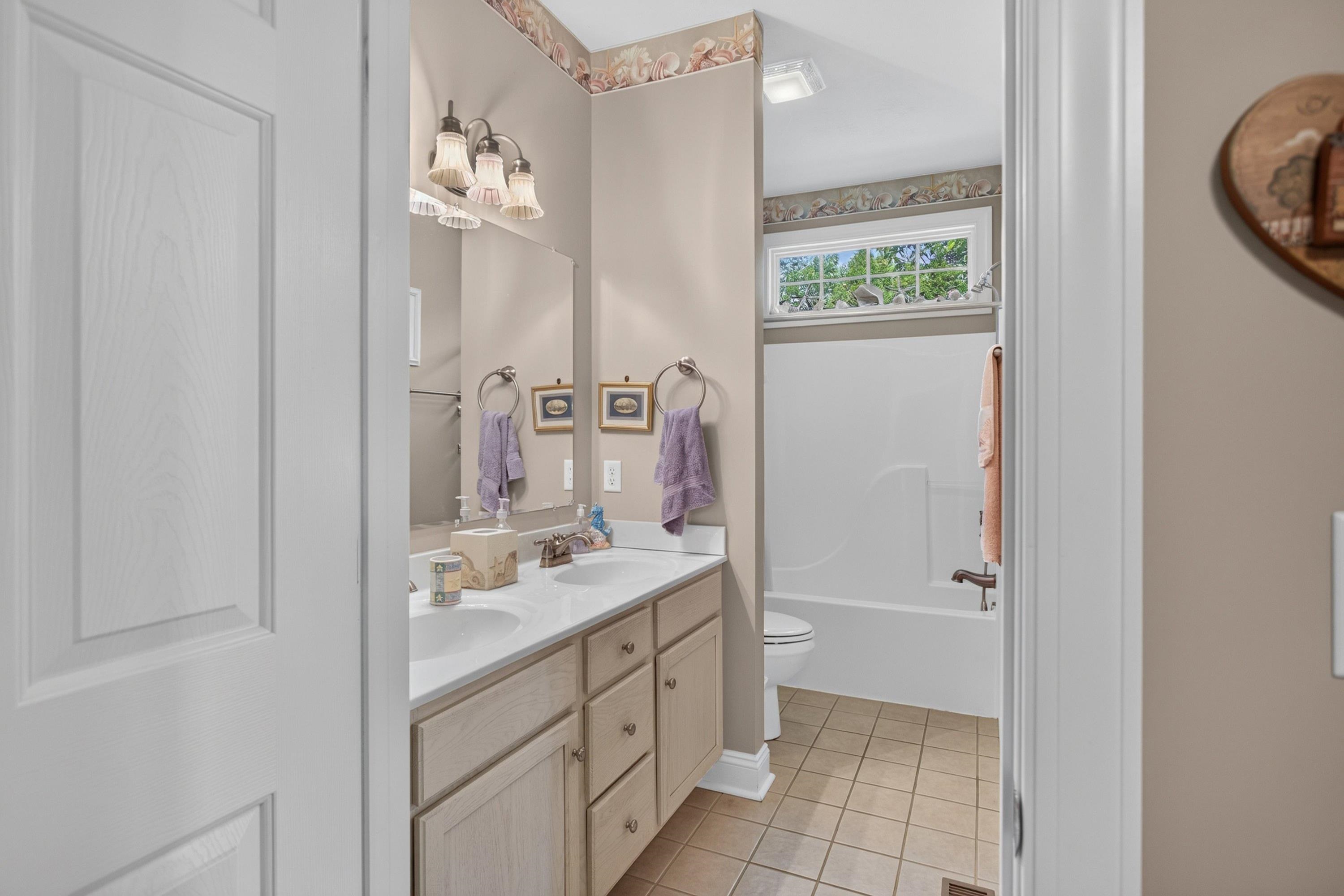 242 KENSINGTON DR, ELKTON, Virginia 22827, 3 Bedrooms Bedrooms, ,3 BathroomsBathrooms,Residential,242 KENSINGTON DR,679695 MLS # 679695 242 KENSINGTON DR, ELKTON, Virginia 22827, 3 Bedrooms Bedrooms, ,3 BathroomsBathrooms,Residential,242 KENSINGTON DR,679695 MLS # 679695