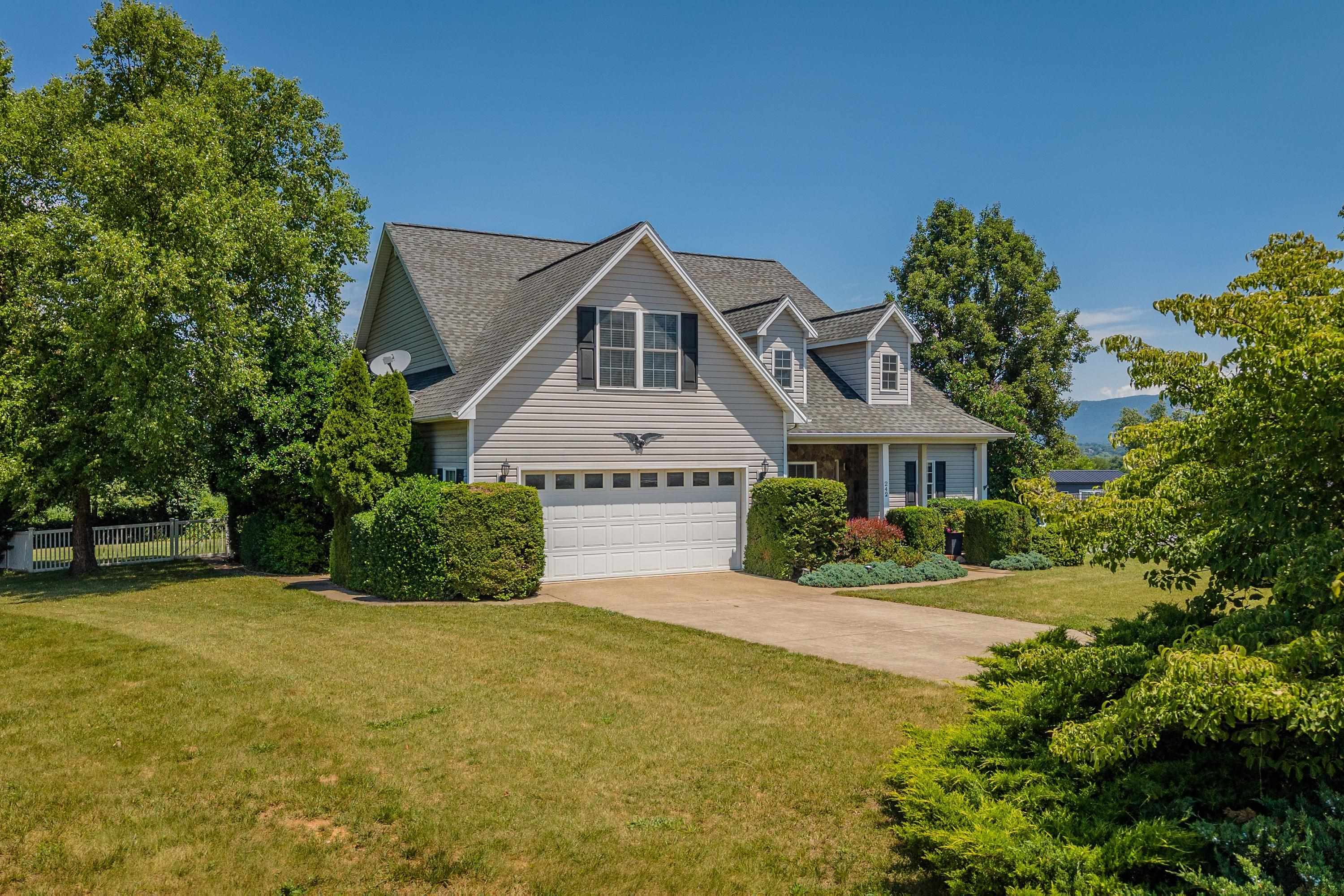 242 KENSINGTON DR, ELKTON, Virginia 22827, 3 Bedrooms Bedrooms, ,3 BathroomsBathrooms,Residential,242 KENSINGTON DR,679695 MLS # 679695 242 KENSINGTON DR, ELKTON, Virginia 22827, 3 Bedrooms Bedrooms, ,3 BathroomsBathrooms,Residential,242 KENSINGTON DR,679695 MLS # 679695