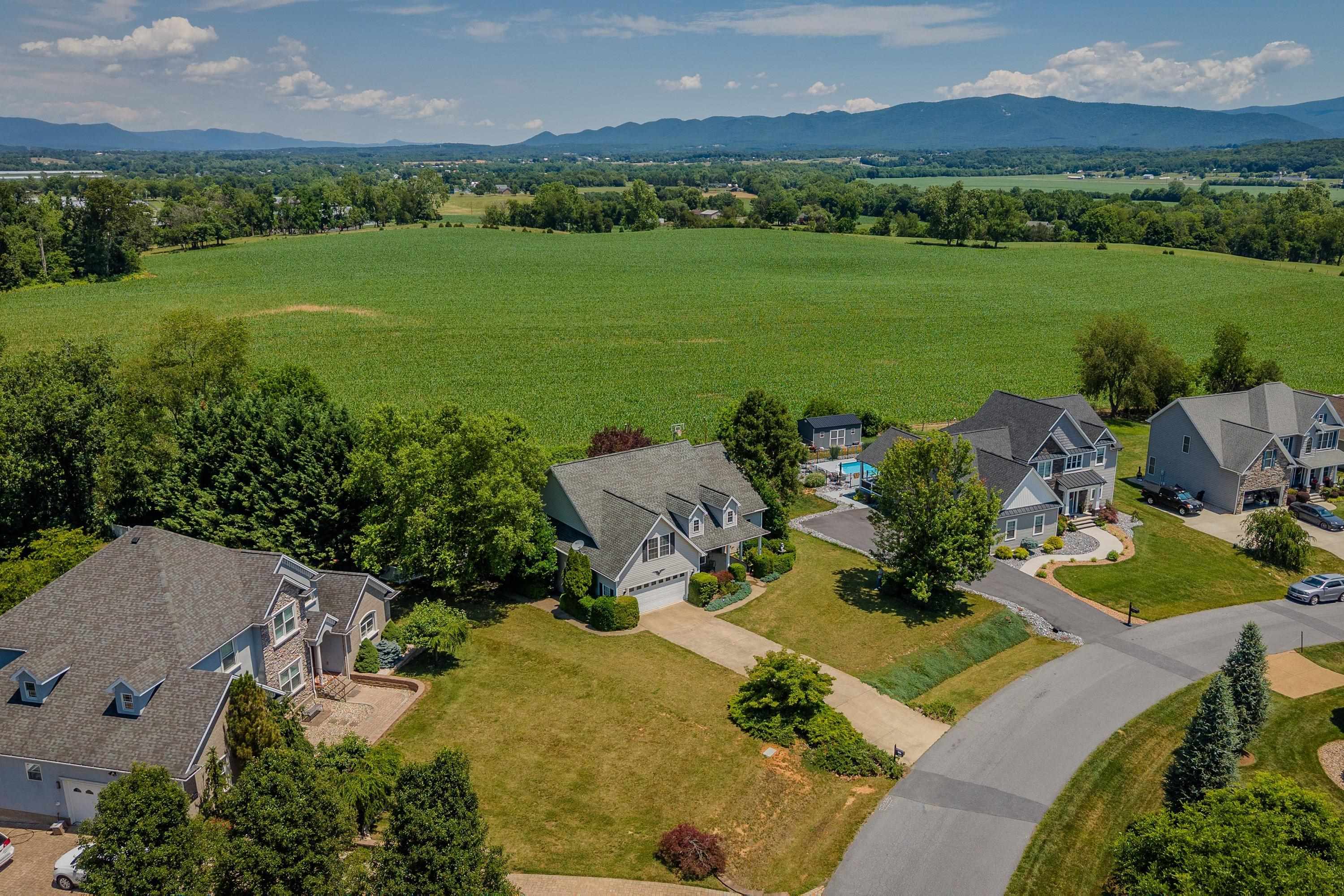 242 KENSINGTON DR, ELKTON, Virginia 22827, 3 Bedrooms Bedrooms, ,3 BathroomsBathrooms,Residential,242 KENSINGTON DR,679695 MLS # 679695 242 KENSINGTON DR, ELKTON, Virginia 22827, 3 Bedrooms Bedrooms, ,3 BathroomsBathrooms,Residential,242 KENSINGTON DR,679695 MLS # 679695