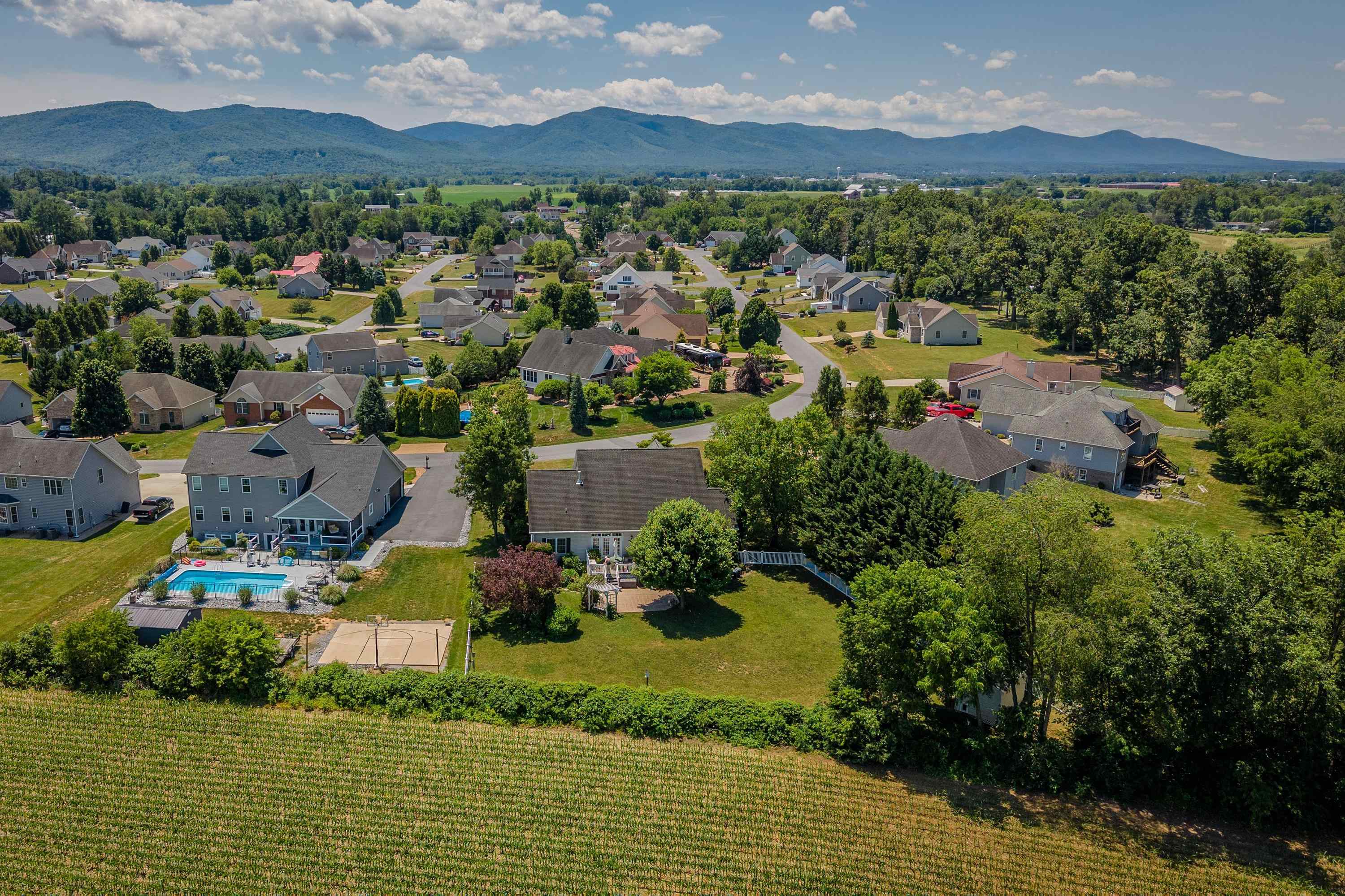 242 KENSINGTON DR, ELKTON, Virginia 22827, 3 Bedrooms Bedrooms, ,3 BathroomsBathrooms,Residential,242 KENSINGTON DR,679695 MLS # 679695 242 KENSINGTON DR, ELKTON, Virginia 22827, 3 Bedrooms Bedrooms, ,3 BathroomsBathrooms,Residential,242 KENSINGTON DR,679695 MLS # 679695