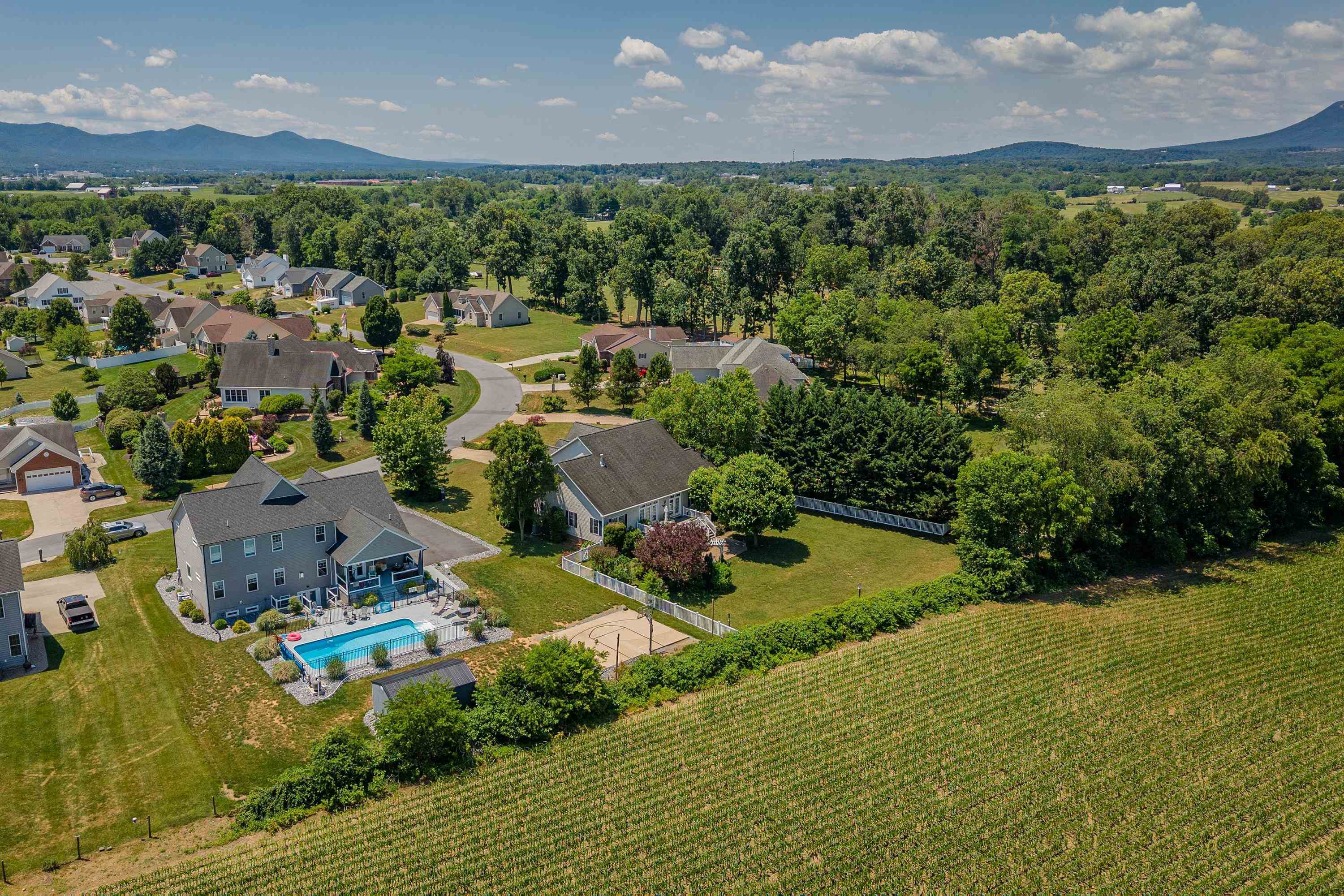 242 KENSINGTON DR, ELKTON, Virginia 22827, 3 Bedrooms Bedrooms, ,3 BathroomsBathrooms,Residential,242 KENSINGTON DR,679695 MLS # 679695 242 KENSINGTON DR, ELKTON, Virginia 22827, 3 Bedrooms Bedrooms, ,3 BathroomsBathrooms,Residential,242 KENSINGTON DR,679695 MLS # 679695