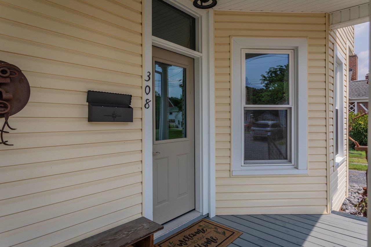 308 BROAD ST, BRIDGEWATER, Virginia 22812, 3 Bedrooms Bedrooms, ,2 BathroomsBathrooms,Residential,308 BROAD ST,679696 MLS # 679696 308 BROAD ST, BRIDGEWATER, Virginia 22812, 3 Bedrooms Bedrooms, ,2 BathroomsBathrooms,Residential,308 BROAD ST,679696 MLS # 679696