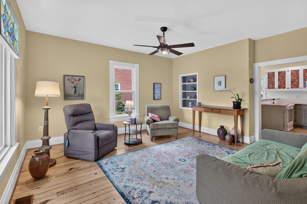 308 BROAD ST, BRIDGEWATER, Virginia 22812, 3 Bedrooms Bedrooms, ,2 BathroomsBathrooms,Residential,308 BROAD ST,679696 MLS # 679696 308 BROAD ST, BRIDGEWATER, Virginia 22812, 3 Bedrooms Bedrooms, ,2 BathroomsBathrooms,Residential,308 BROAD ST,679696 MLS # 679696