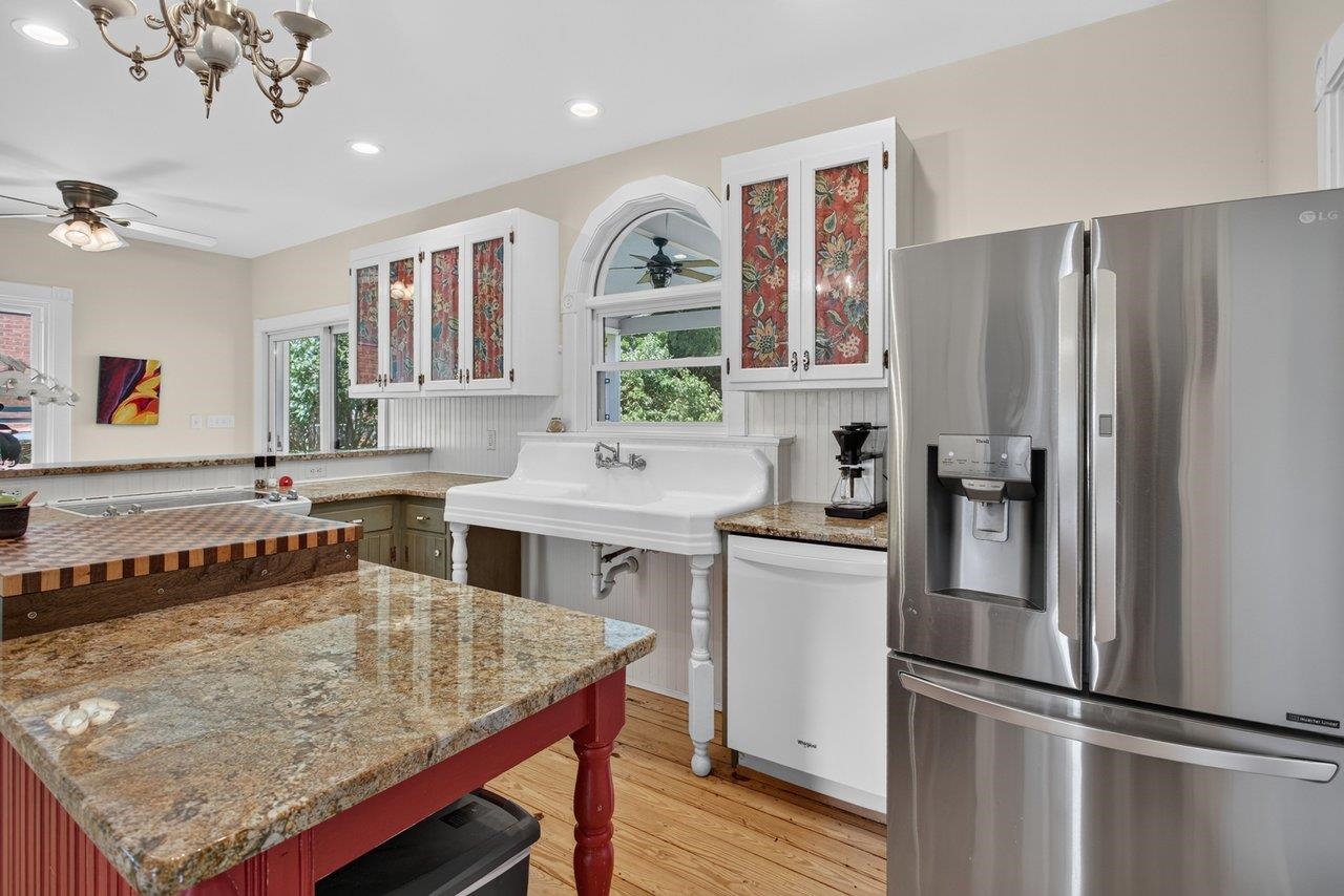 308 BROAD ST, BRIDGEWATER, Virginia 22812, 3 Bedrooms Bedrooms, ,2 BathroomsBathrooms,Residential,308 BROAD ST,679696 MLS # 679696 308 BROAD ST, BRIDGEWATER, Virginia 22812, 3 Bedrooms Bedrooms, ,2 BathroomsBathrooms,Residential,308 BROAD ST,679696 MLS # 679696