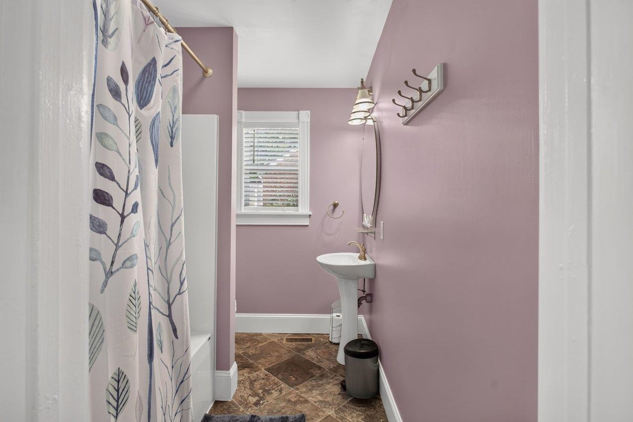 308 BROAD ST, BRIDGEWATER, Virginia 22812, 3 Bedrooms Bedrooms, ,2 BathroomsBathrooms,Residential,308 BROAD ST,679696 MLS # 679696 308 BROAD ST, BRIDGEWATER, Virginia 22812, 3 Bedrooms Bedrooms, ,2 BathroomsBathrooms,Residential,308 BROAD ST,679696 MLS # 679696