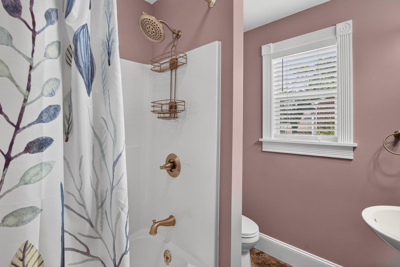 308 BROAD ST, BRIDGEWATER, Virginia 22812, 3 Bedrooms Bedrooms, ,2 BathroomsBathrooms,Residential,308 BROAD ST,679696 MLS # 679696 308 BROAD ST, BRIDGEWATER, Virginia 22812, 3 Bedrooms Bedrooms, ,2 BathroomsBathrooms,Residential,308 BROAD ST,679696 MLS # 679696