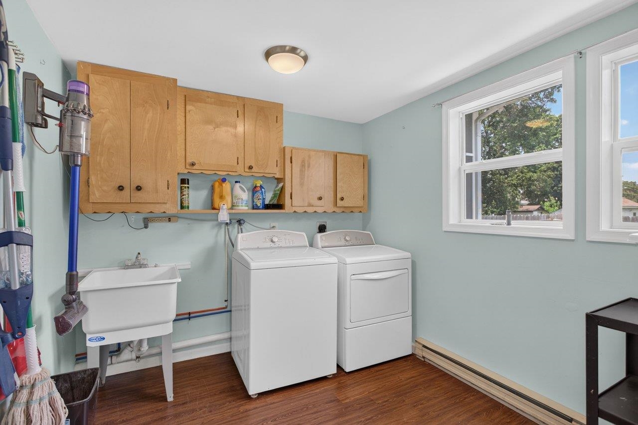 308 BROAD ST, BRIDGEWATER, Virginia 22812, 3 Bedrooms Bedrooms, ,2 BathroomsBathrooms,Residential,308 BROAD ST,679696 MLS # 679696 308 BROAD ST, BRIDGEWATER, Virginia 22812, 3 Bedrooms Bedrooms, ,2 BathroomsBathrooms,Residential,308 BROAD ST,679696 MLS # 679696