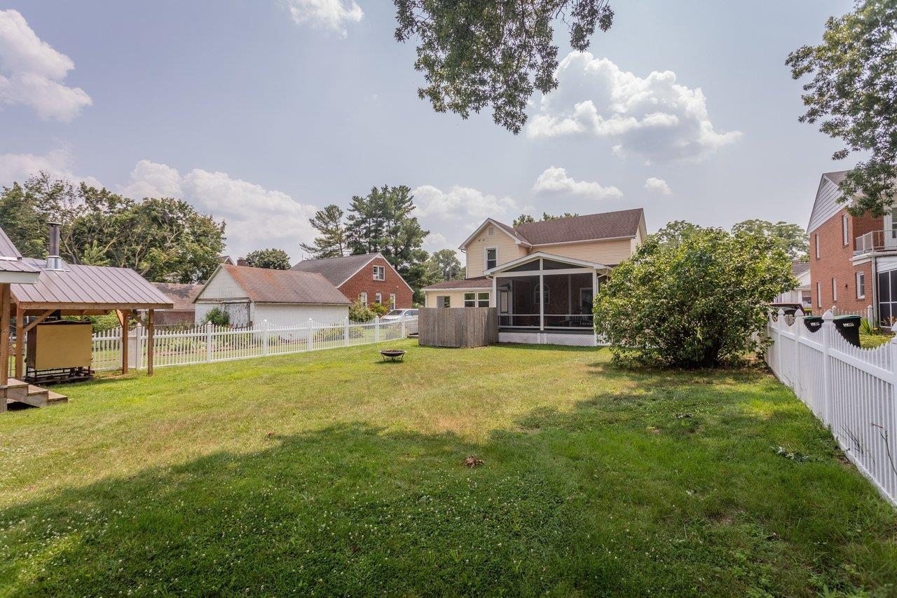 308 BROAD ST, BRIDGEWATER, Virginia 22812, 3 Bedrooms Bedrooms, ,2 BathroomsBathrooms,Residential,308 BROAD ST,679696 MLS # 679696 308 BROAD ST, BRIDGEWATER, Virginia 22812, 3 Bedrooms Bedrooms, ,2 BathroomsBathrooms,Residential,308 BROAD ST,679696 MLS # 679696
