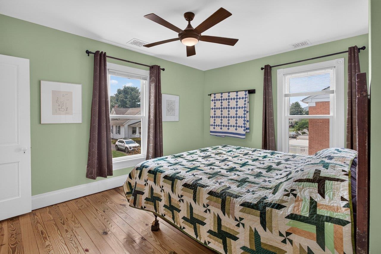 308 BROAD ST, BRIDGEWATER, Virginia 22812, 3 Bedrooms Bedrooms, ,2 BathroomsBathrooms,Residential,308 BROAD ST,679696 MLS # 679696 308 BROAD ST, BRIDGEWATER, Virginia 22812, 3 Bedrooms Bedrooms, ,2 BathroomsBathrooms,Residential,308 BROAD ST,679696 MLS # 679696