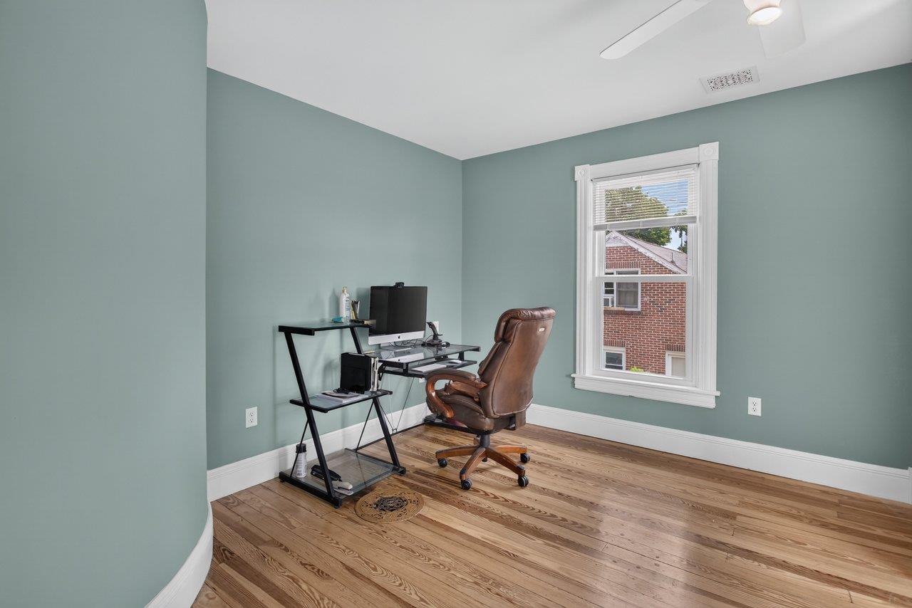 308 BROAD ST, BRIDGEWATER, Virginia 22812, 3 Bedrooms Bedrooms, ,2 BathroomsBathrooms,Residential,308 BROAD ST,679696 MLS # 679696 308 BROAD ST, BRIDGEWATER, Virginia 22812, 3 Bedrooms Bedrooms, ,2 BathroomsBathrooms,Residential,308 BROAD ST,679696 MLS # 679696