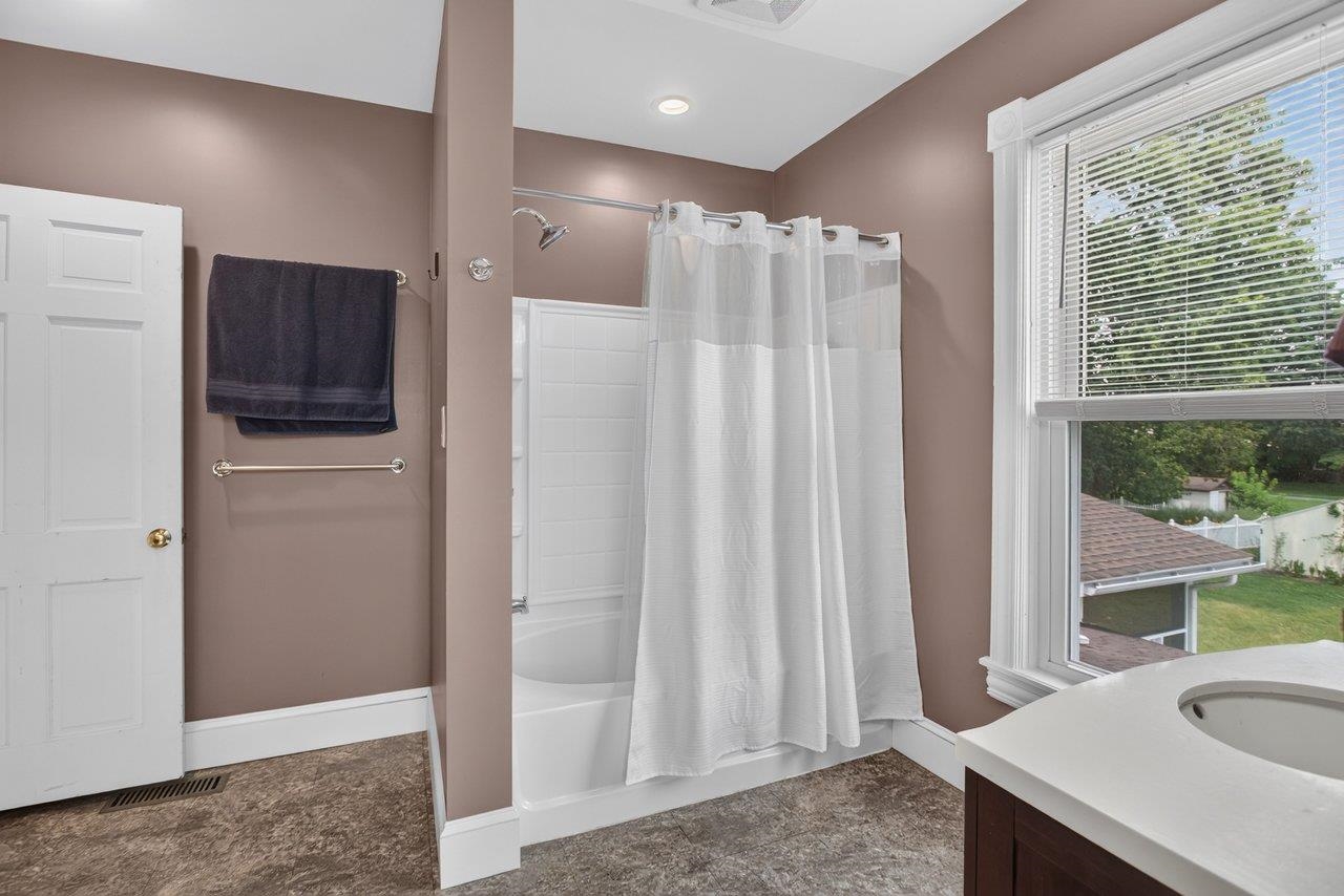 308 BROAD ST, BRIDGEWATER, Virginia 22812, 3 Bedrooms Bedrooms, ,2 BathroomsBathrooms,Residential,308 BROAD ST,679696 MLS # 679696 308 BROAD ST, BRIDGEWATER, Virginia 22812, 3 Bedrooms Bedrooms, ,2 BathroomsBathrooms,Residential,308 BROAD ST,679696 MLS # 679696