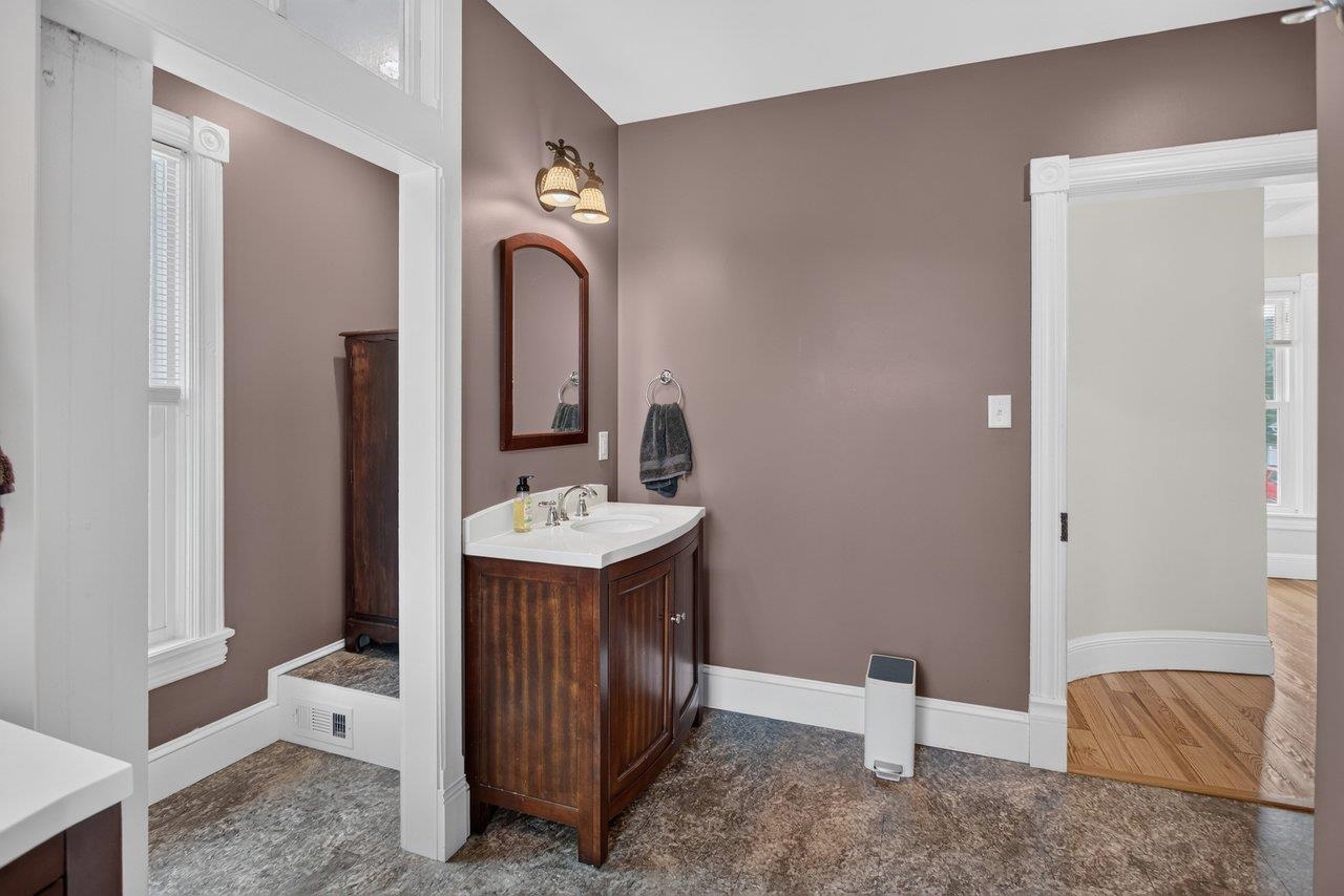 308 BROAD ST, BRIDGEWATER, Virginia 22812, 3 Bedrooms Bedrooms, ,2 BathroomsBathrooms,Residential,308 BROAD ST,679696 MLS # 679696 308 BROAD ST, BRIDGEWATER, Virginia 22812, 3 Bedrooms Bedrooms, ,2 BathroomsBathrooms,Residential,308 BROAD ST,679696 MLS # 679696
