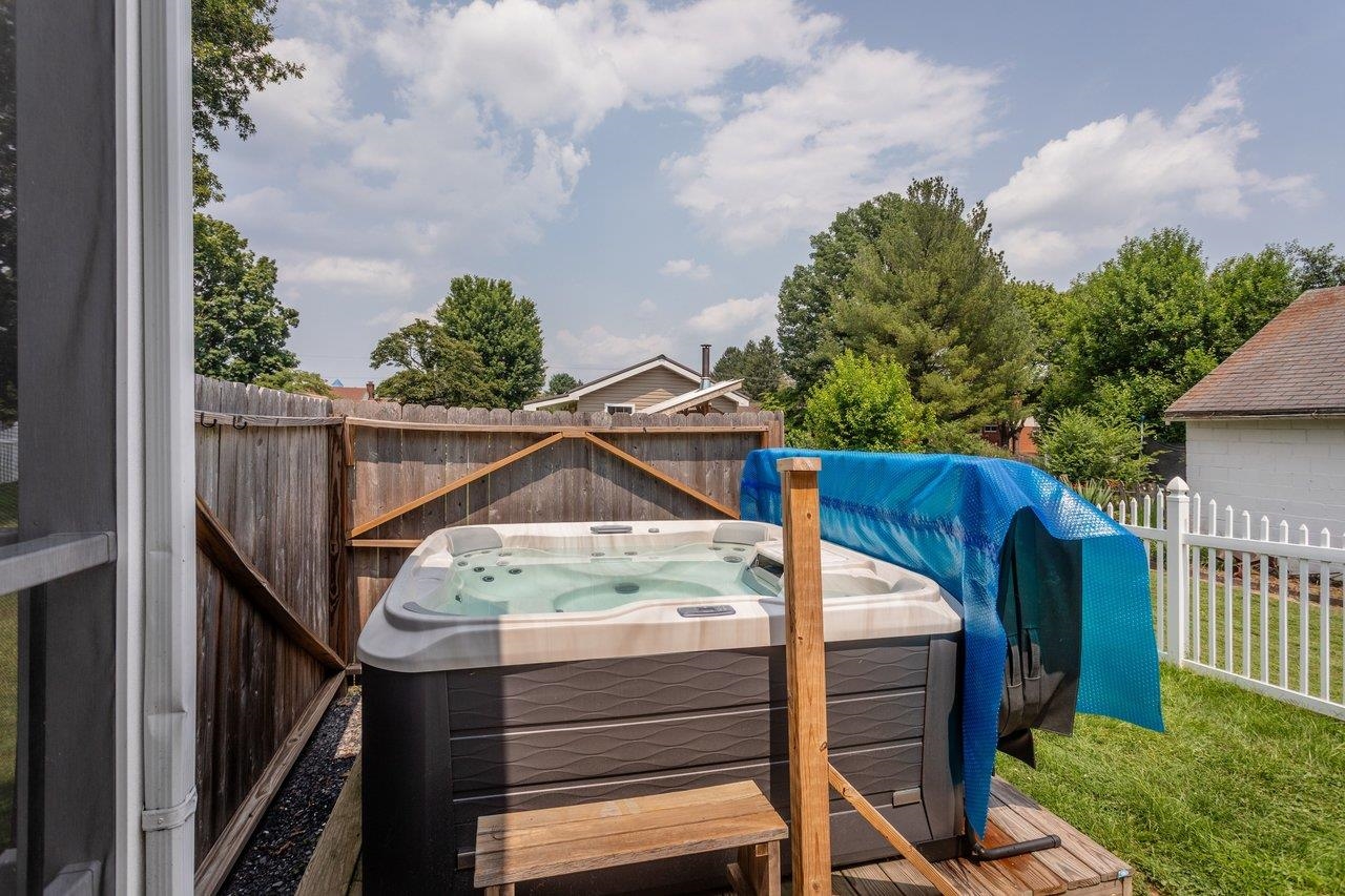 308 BROAD ST, BRIDGEWATER, Virginia 22812, 3 Bedrooms Bedrooms, ,2 BathroomsBathrooms,Residential,308 BROAD ST,679696 MLS # 679696 308 BROAD ST, BRIDGEWATER, Virginia 22812, 3 Bedrooms Bedrooms, ,2 BathroomsBathrooms,Residential,308 BROAD ST,679696 MLS # 679696