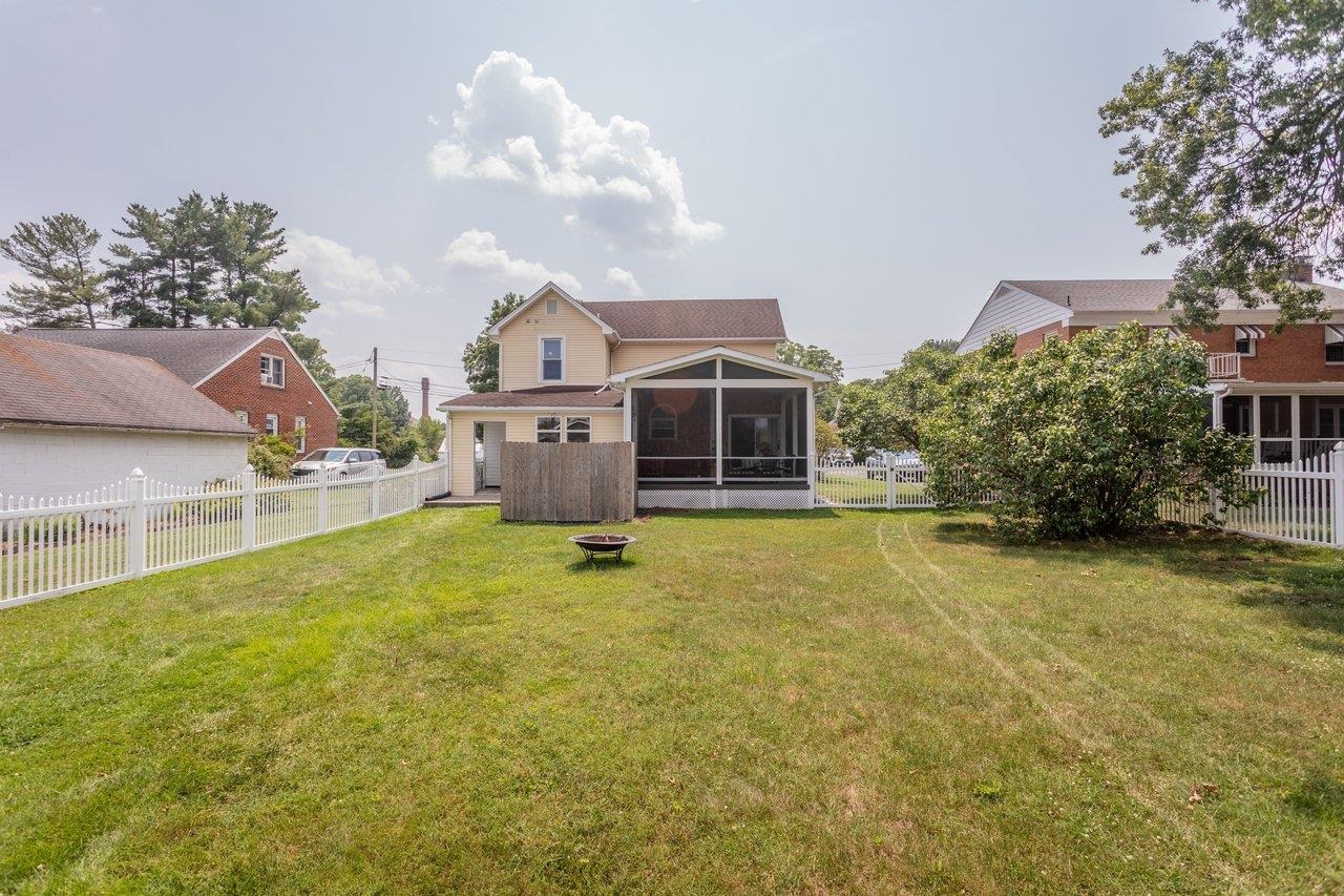 308 BROAD ST, BRIDGEWATER, Virginia 22812, 3 Bedrooms Bedrooms, ,2 BathroomsBathrooms,Residential,308 BROAD ST,679696 MLS # 679696 308 BROAD ST, BRIDGEWATER, Virginia 22812, 3 Bedrooms Bedrooms, ,2 BathroomsBathrooms,Residential,308 BROAD ST,679696 MLS # 679696