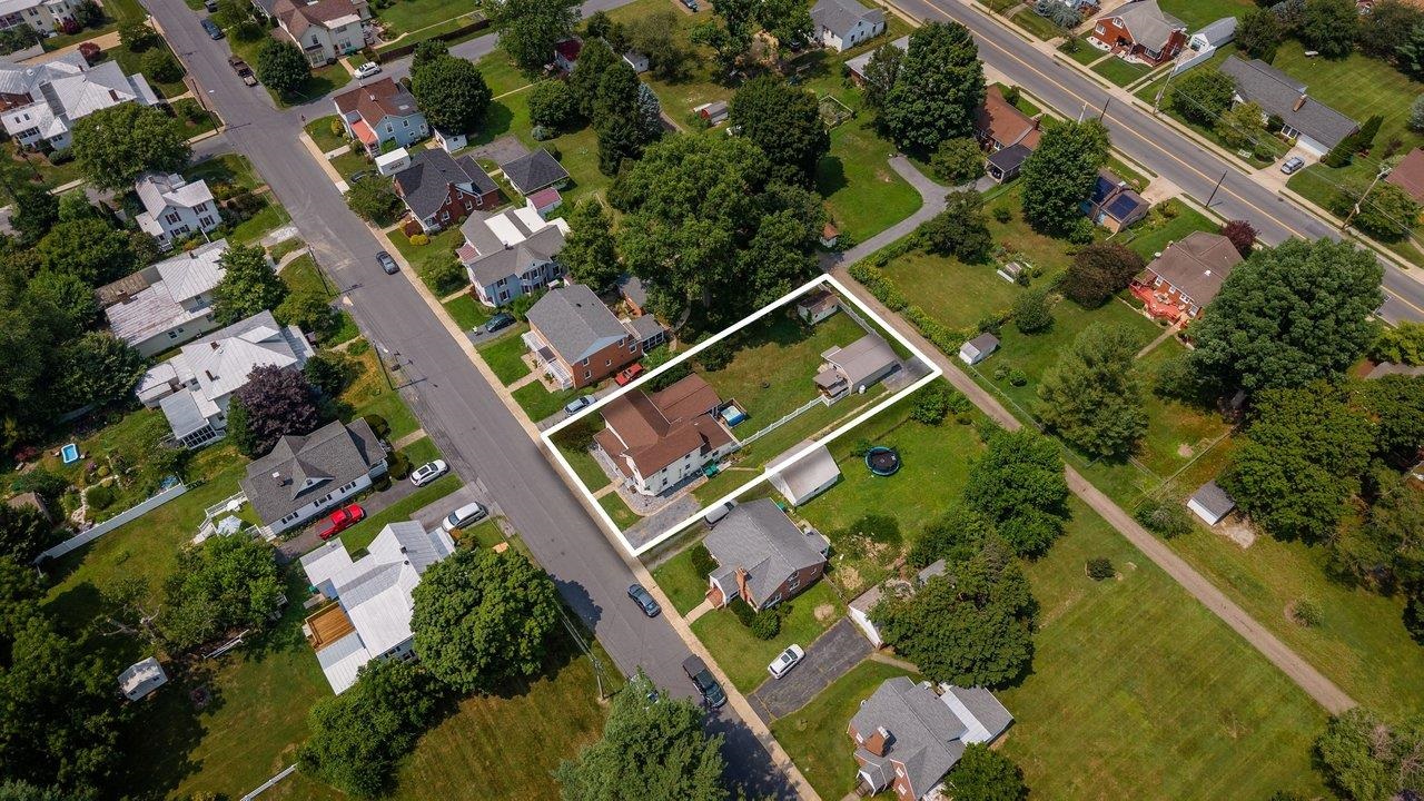 308 BROAD ST, BRIDGEWATER, Virginia 22812, 3 Bedrooms Bedrooms, ,2 BathroomsBathrooms,Residential,308 BROAD ST,679696 MLS # 679696 308 BROAD ST, BRIDGEWATER, Virginia 22812, 3 Bedrooms Bedrooms, ,2 BathroomsBathrooms,Residential,308 BROAD ST,679696 MLS # 679696