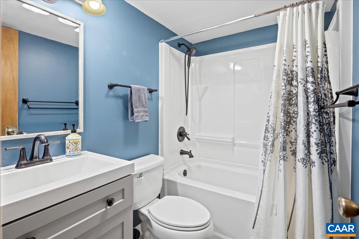 177 KAYLOR CIR, MCGAHEYSVILLE, Virginia 22840, 3 Bedrooms Bedrooms, ,2 BathroomsBathrooms,Residential,Chalet,177 KAYLOR CIR,679698 MLS # 679698 177 KAYLOR CIR, MCGAHEYSVILLE, Virginia 22840, 3 Bedrooms Bedrooms, ,2 BathroomsBathrooms,Residential,Chalet,177 KAYLOR CIR,679698 MLS # 679698