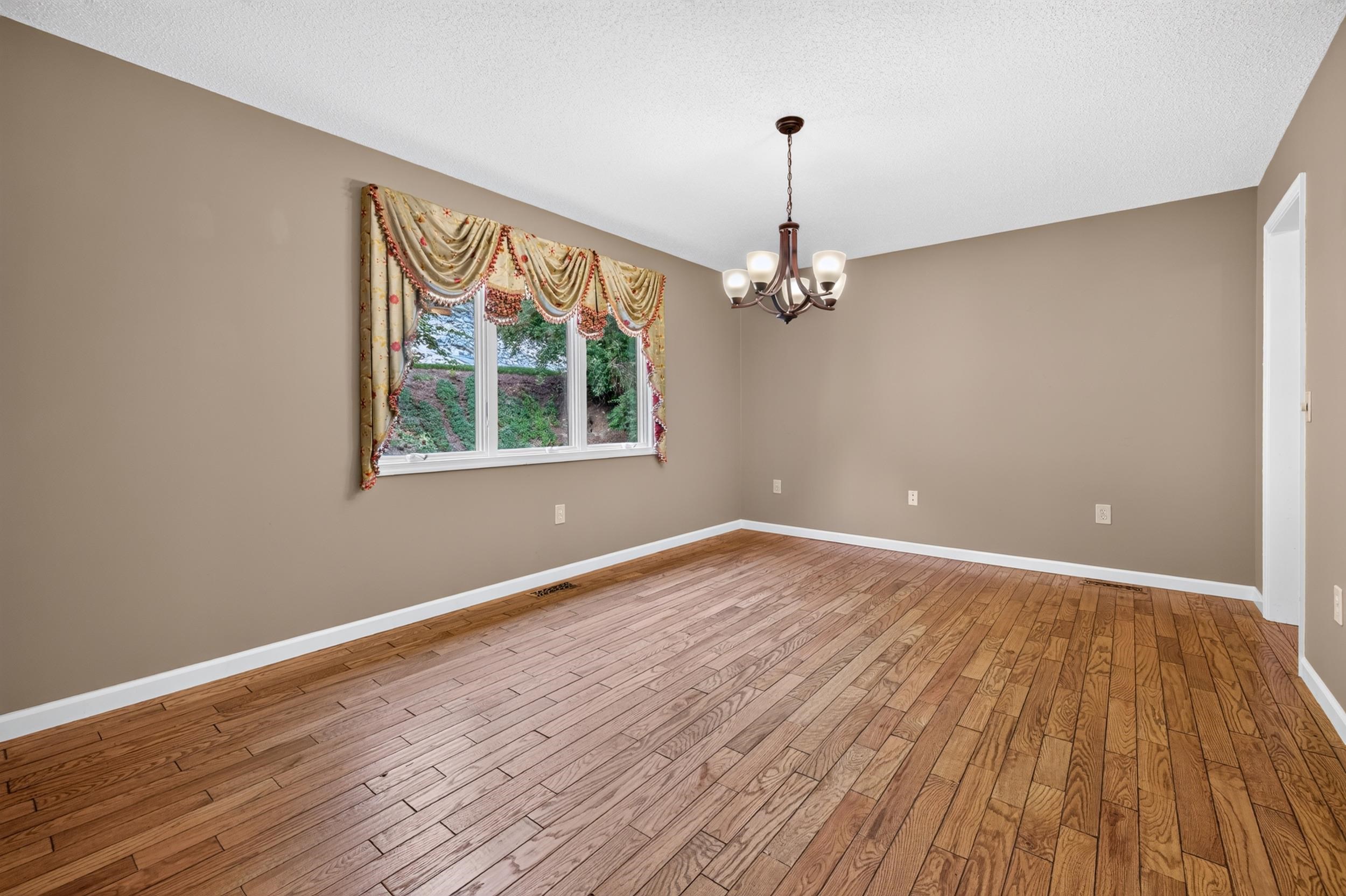 258 TURKEY DR, MCGAHEYSVILLE, Virginia 22840, 6 Bedrooms Bedrooms, ,4 BathroomsBathrooms,Residential,258 TURKEY DR,679710 MLS # 679710 258 TURKEY DR, MCGAHEYSVILLE, Virginia 22840, 6 Bedrooms Bedrooms, ,4 BathroomsBathrooms,Residential,258 TURKEY DR,679710 MLS # 679710