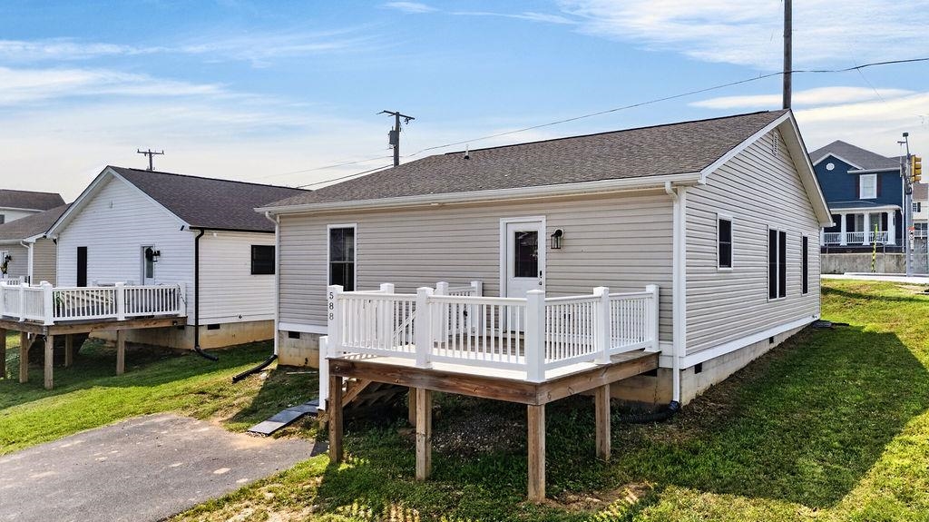588 N DELPHINE AVE, WAYNESBORO, Virginia 22980, 3 Bedrooms Bedrooms, ,2 BathroomsBathrooms,Residential,588 N DELPHINE AVE,679715 MLS # 679715 588 N DELPHINE AVE, WAYNESBORO, Virginia 22980, 3 Bedrooms Bedrooms, ,2 BathroomsBathrooms,Residential,588 N DELPHINE AVE,679715 MLS # 679715