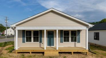 588 N DELPHINE AVE, WAYNESBORO, Virginia 22980, 3 Bedrooms Bedrooms, ,2 BathroomsBathrooms,Residential,588 N DELPHINE AVE,679715 MLS # 679715