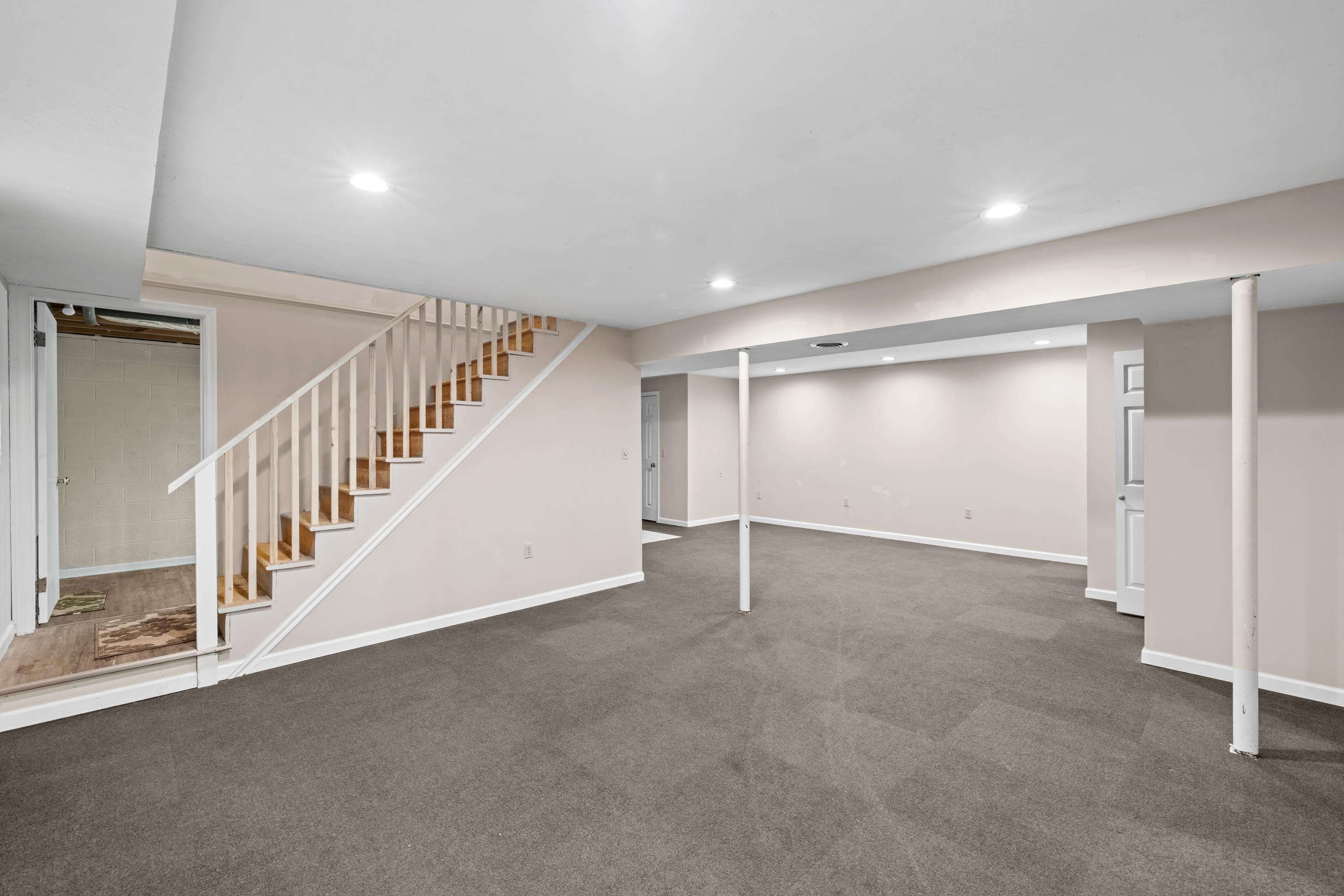 14 LOCH DR, STAUNTON, Virginia 24401, 3 Bedrooms Bedrooms, ,2 BathroomsBathrooms,Residential,14 LOCH DR,679716 MLS # 679716