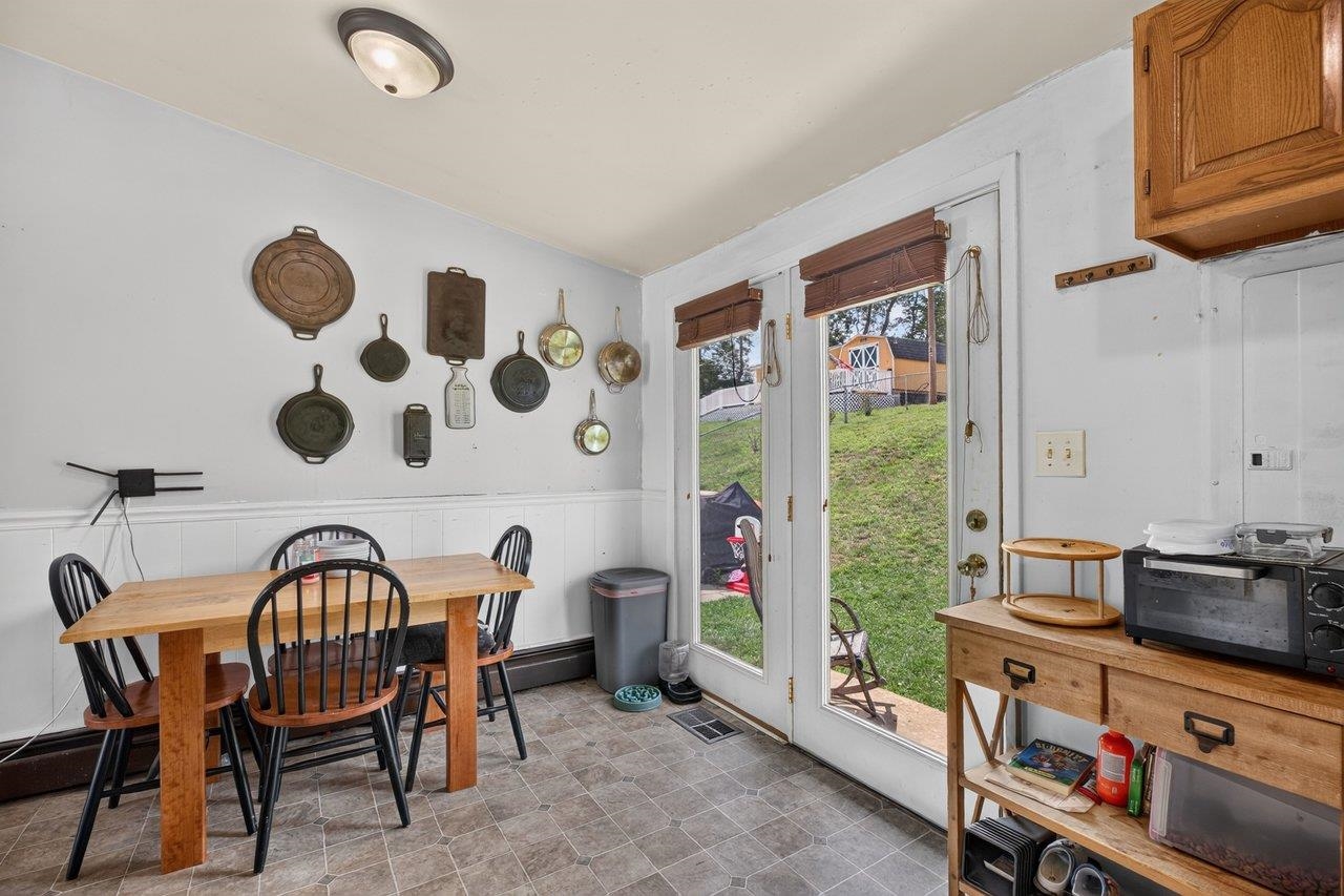 2397 HIGHVIEW CIR, STAUNTON, Virginia 24401, 3 Bedrooms Bedrooms, ,1 BathroomBathrooms,Residential,2397 HIGHVIEW CIR,679725 MLS # 679725