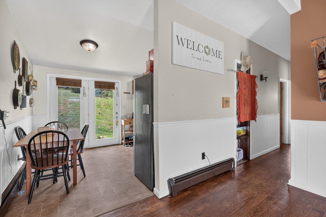 2397 HIGHVIEW CIR, STAUNTON, Virginia 24401, 3 Bedrooms Bedrooms, ,1 BathroomBathrooms,Residential,2397 HIGHVIEW CIR,679725 MLS # 679725