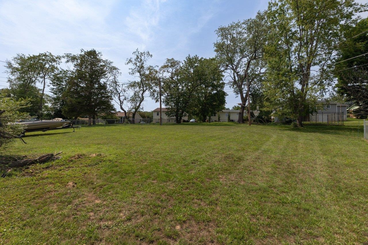 2397 HIGHVIEW CIR, STAUNTON, Virginia 24401, 3 Bedrooms Bedrooms, ,1 BathroomBathrooms,Residential,2397 HIGHVIEW CIR,679725 MLS # 679725