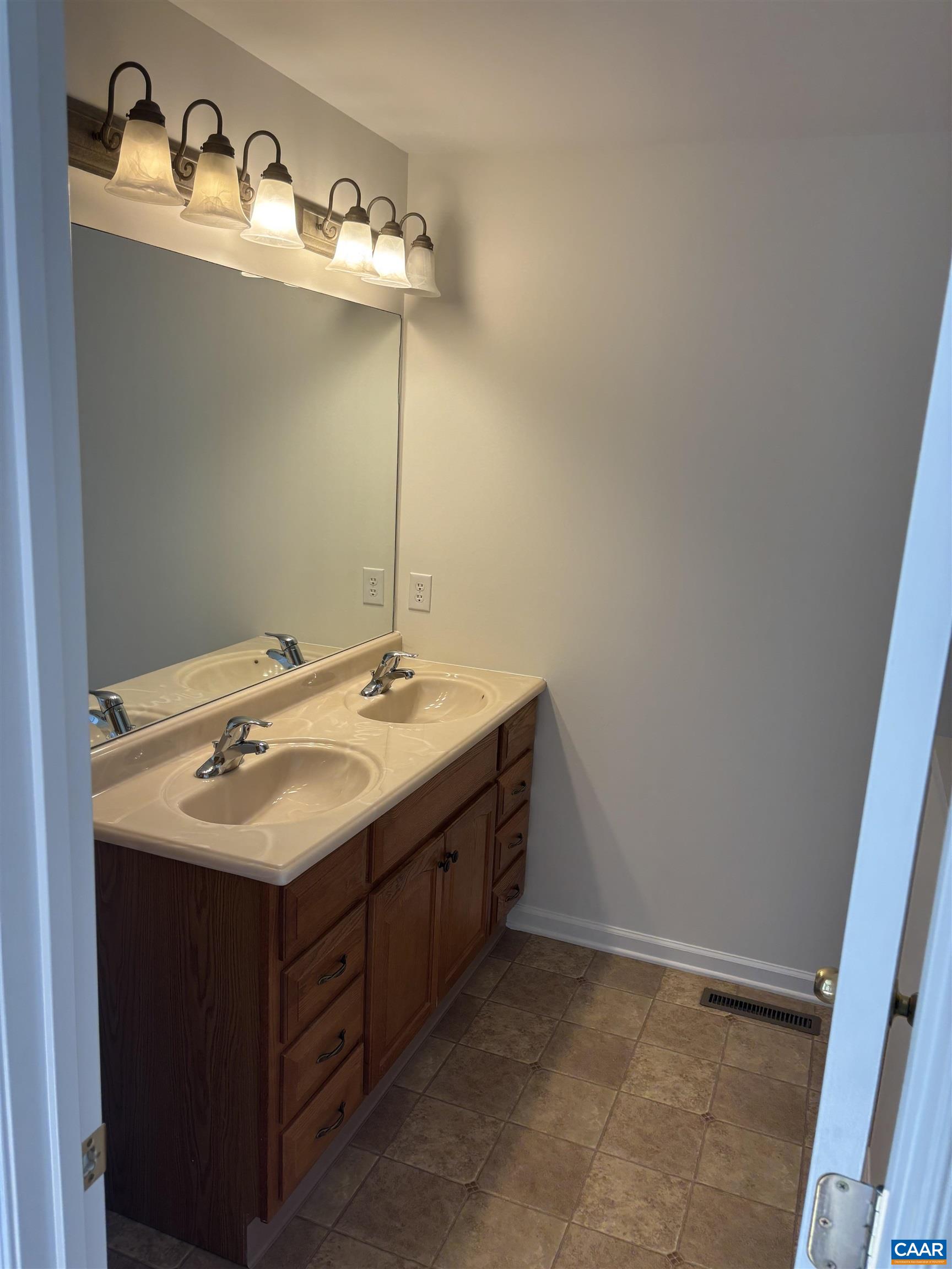 136 BEAVER PL, SCOTTSVILLE, Virginia 24590, 3 Bedrooms Bedrooms, ,2 BathroomsBathrooms,Residential,136 BEAVER PL,679728 MLS # 679728 136 BEAVER PL, SCOTTSVILLE, Virginia 24590, 3 Bedrooms Bedrooms, ,2 BathroomsBathrooms,Residential,136 BEAVER PL,679728 MLS # 679728