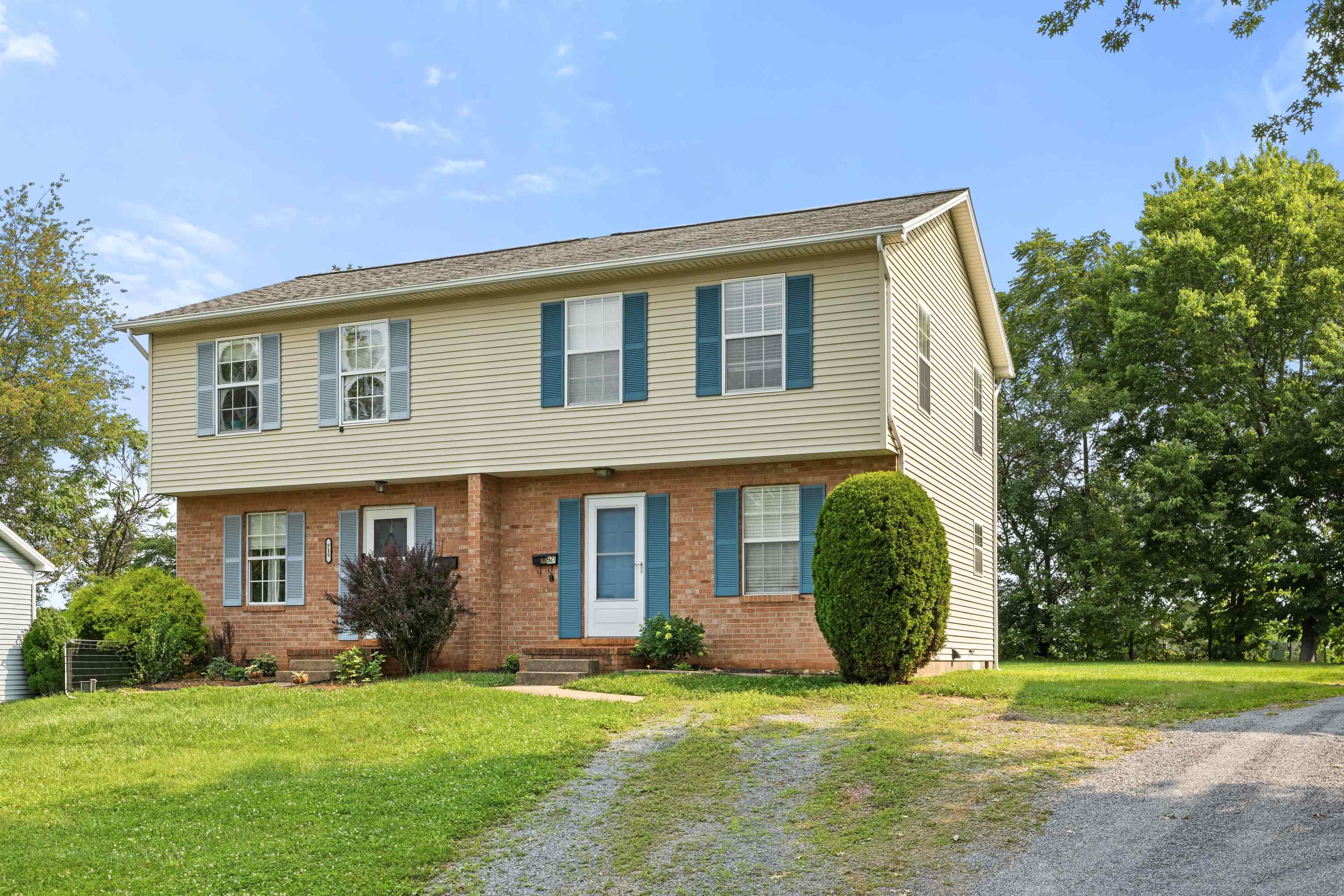 921 NORTHFIELD CT, HARRISONBURG, Virginia 22802, 3 Bedrooms Bedrooms, ,1 BathroomBathrooms,Residential,921 NORTHFIELD CT,679736 MLS # 679736 921 NORTHFIELD CT, HARRISONBURG, Virginia 22802, 3 Bedrooms Bedrooms, ,1 BathroomBathrooms,Residential,921 NORTHFIELD CT,679736 MLS # 679736