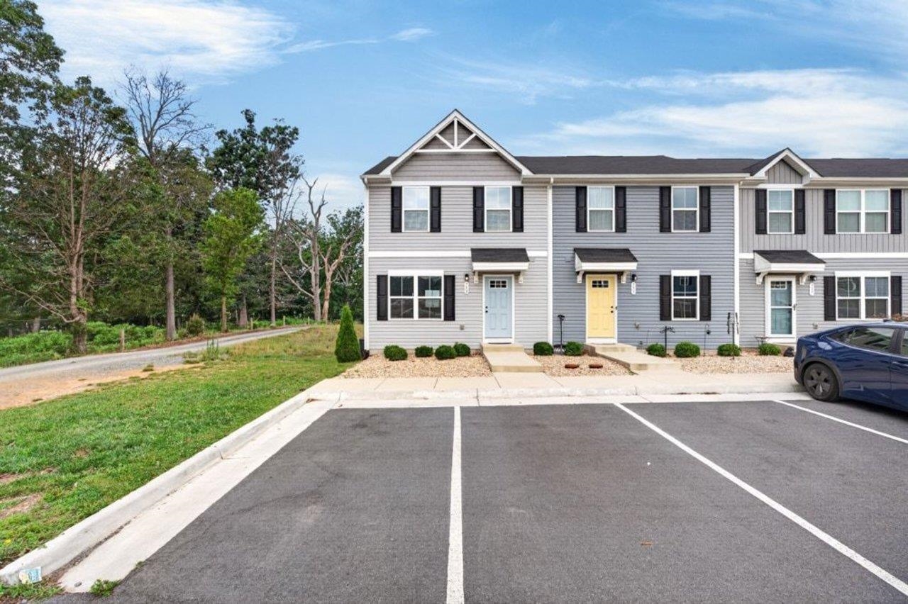 753 CARSON CIR, GROTTOES, Virginia 24441, 3 Bedrooms Bedrooms, ,2 BathroomsBathrooms,Residential,753 CARSON CIR,679743 MLS # 679743 753 CARSON CIR, GROTTOES, Virginia 24441, 3 Bedrooms Bedrooms, ,2 BathroomsBathrooms,Residential,753 CARSON CIR,679743 MLS # 679743