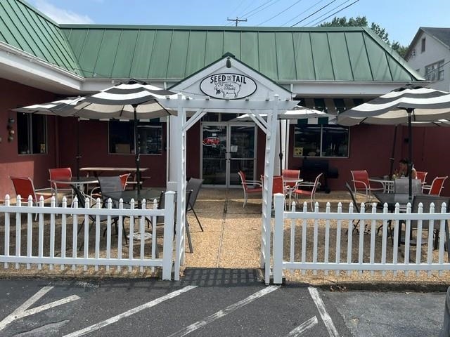 2303 N AUGUSTA ST, STAUNTON, Virginia 24401, ,Commercial,2303 N AUGUSTA ST,679774 MLS # 679774 2303 N AUGUSTA ST, STAUNTON, Virginia 24401, ,Commercial,2303 N AUGUSTA ST,679774 MLS # 679774