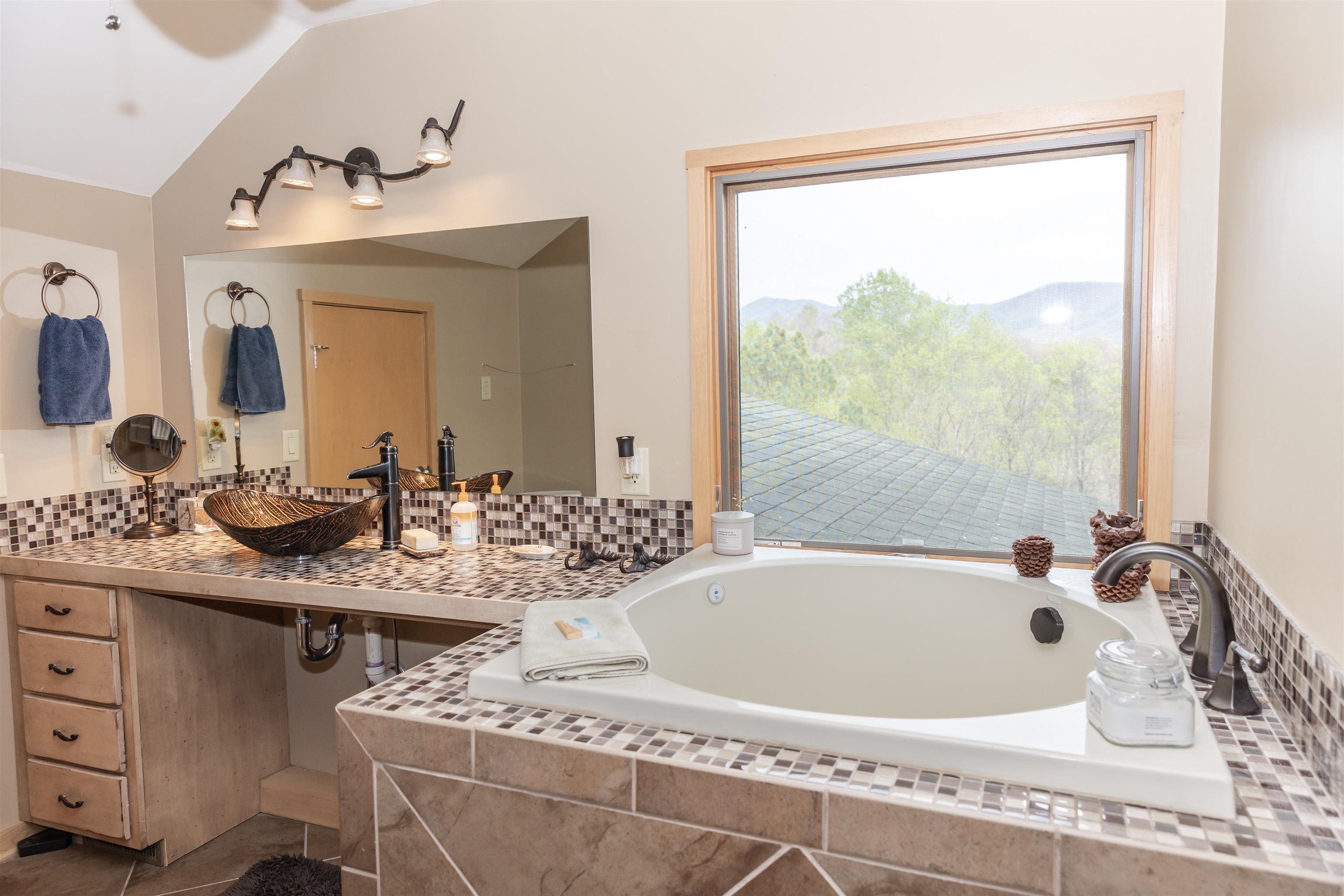 40 MONTE CARLO DR, LEXINGTON, Virginia 24450, 3 Bedrooms Bedrooms, ,3 BathroomsBathrooms,Residential,40 MONTE CARLO DR,679753 MLS # 679753 40 MONTE CARLO DR, LEXINGTON, Virginia 24450, 3 Bedrooms Bedrooms, ,3 BathroomsBathrooms,Residential,40 MONTE CARLO DR,679753 MLS # 679753
