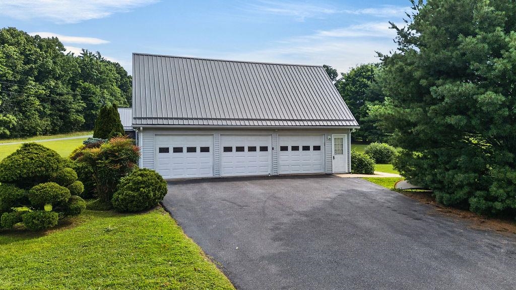 40A BRADFORD ST, SWOOPE, Virginia 24479, 3 Bedrooms Bedrooms, ,3 BathroomsBathrooms,Residential,40A BRADFORD ST,679754 MLS # 679754