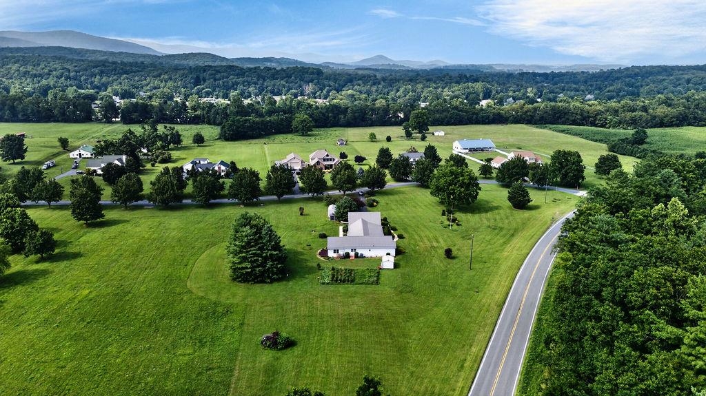 40A BRADFORD ST, SWOOPE, Virginia 24479, 3 Bedrooms Bedrooms, ,3 BathroomsBathrooms,Residential,40A BRADFORD ST,679754 MLS # 679754