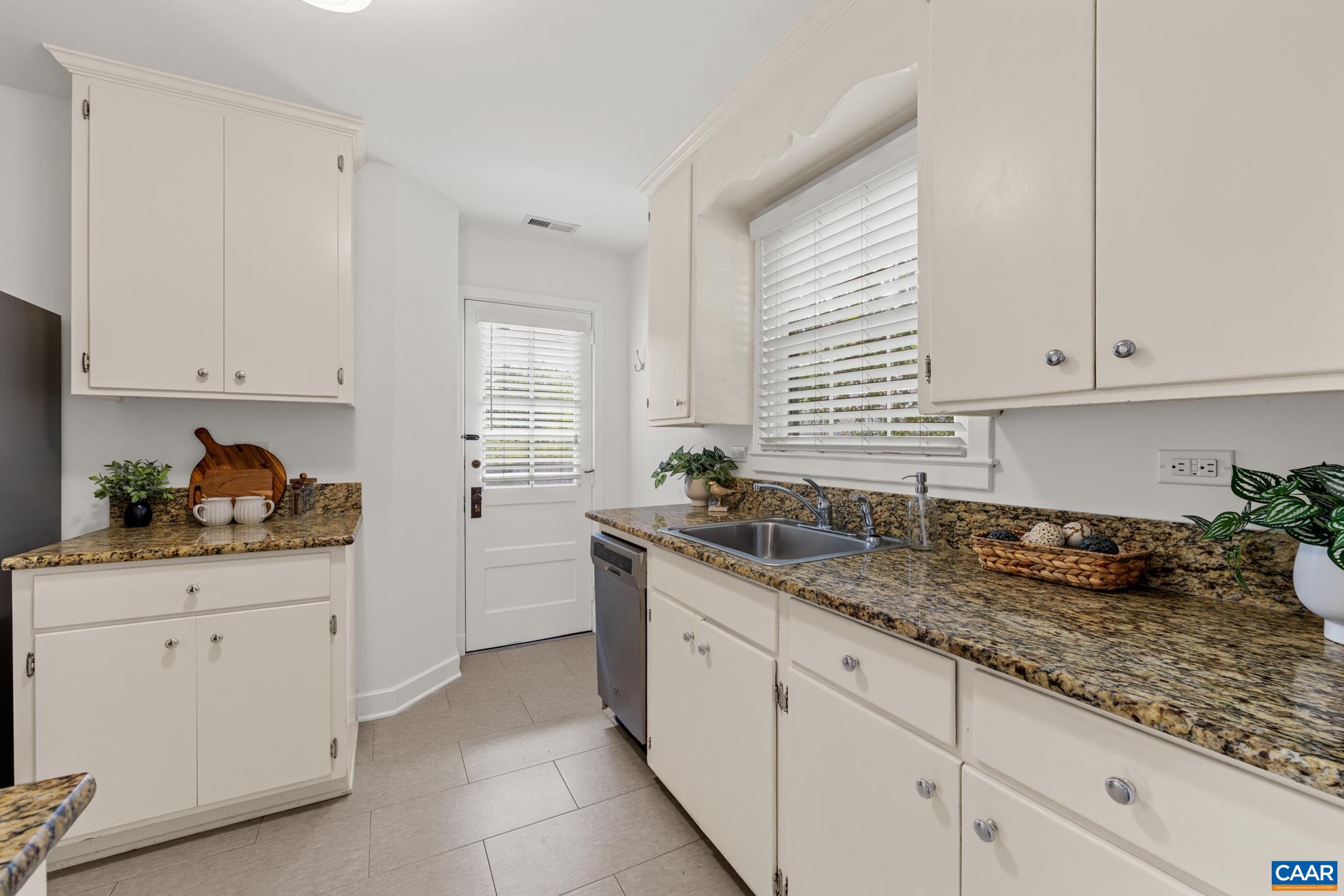 1602 ROSE HILL DR, CHARLOTTESVILLE, Virginia 22902, 2 Bedrooms Bedrooms, ,1 BathroomBathrooms,Residential,1602 ROSE HILL DR,679758 MLS # 679758