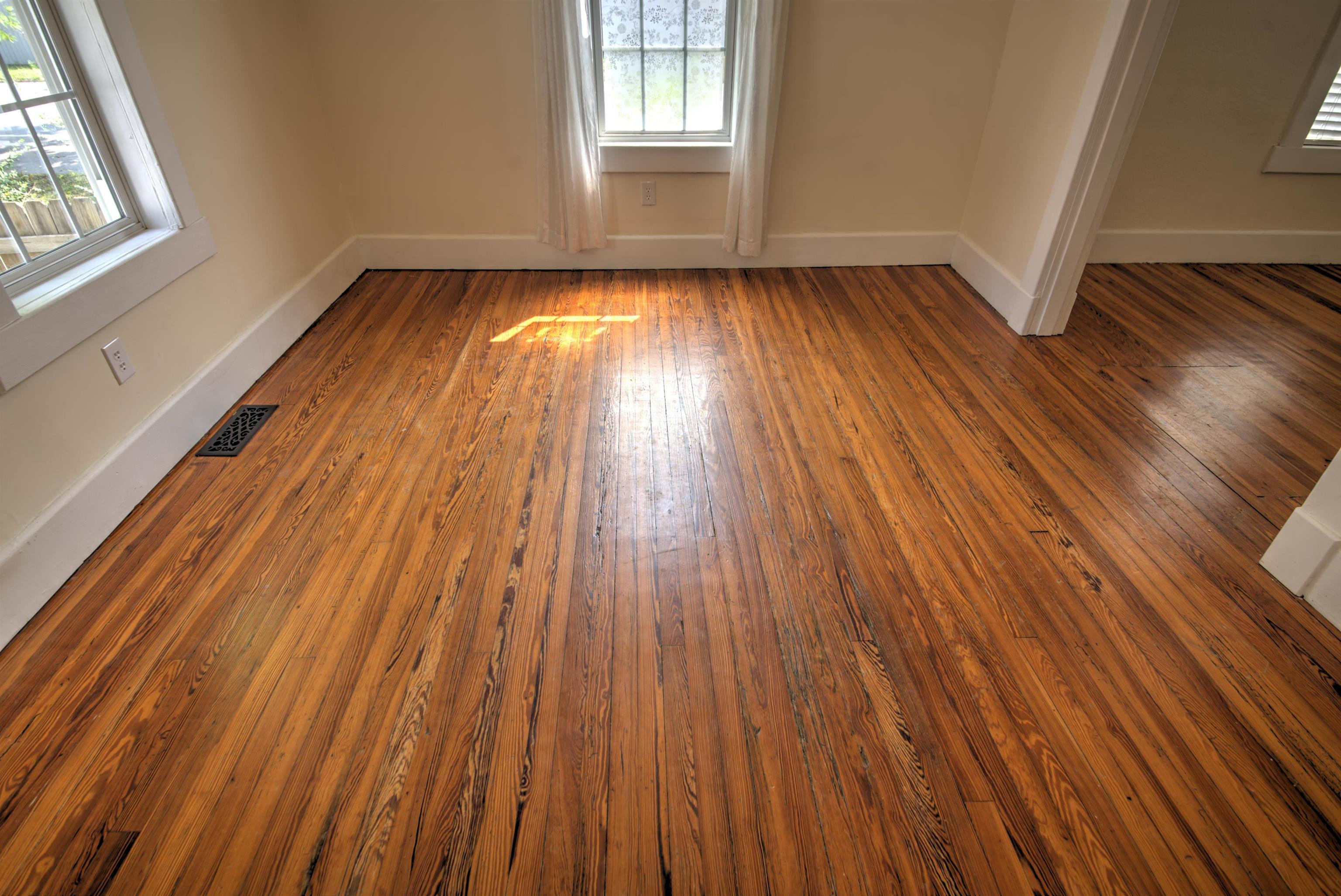 700 SHERWOOD AVE, WAYNESBORO, Virginia 22980, 2 Bedrooms Bedrooms, ,1 BathroomBathrooms,Residential,700 SHERWOOD AVE,679779 MLS # 679779 700 SHERWOOD AVE, WAYNESBORO, Virginia 22980, 2 Bedrooms Bedrooms, ,1 BathroomBathrooms,Residential,700 SHERWOOD AVE,679779 MLS # 679779