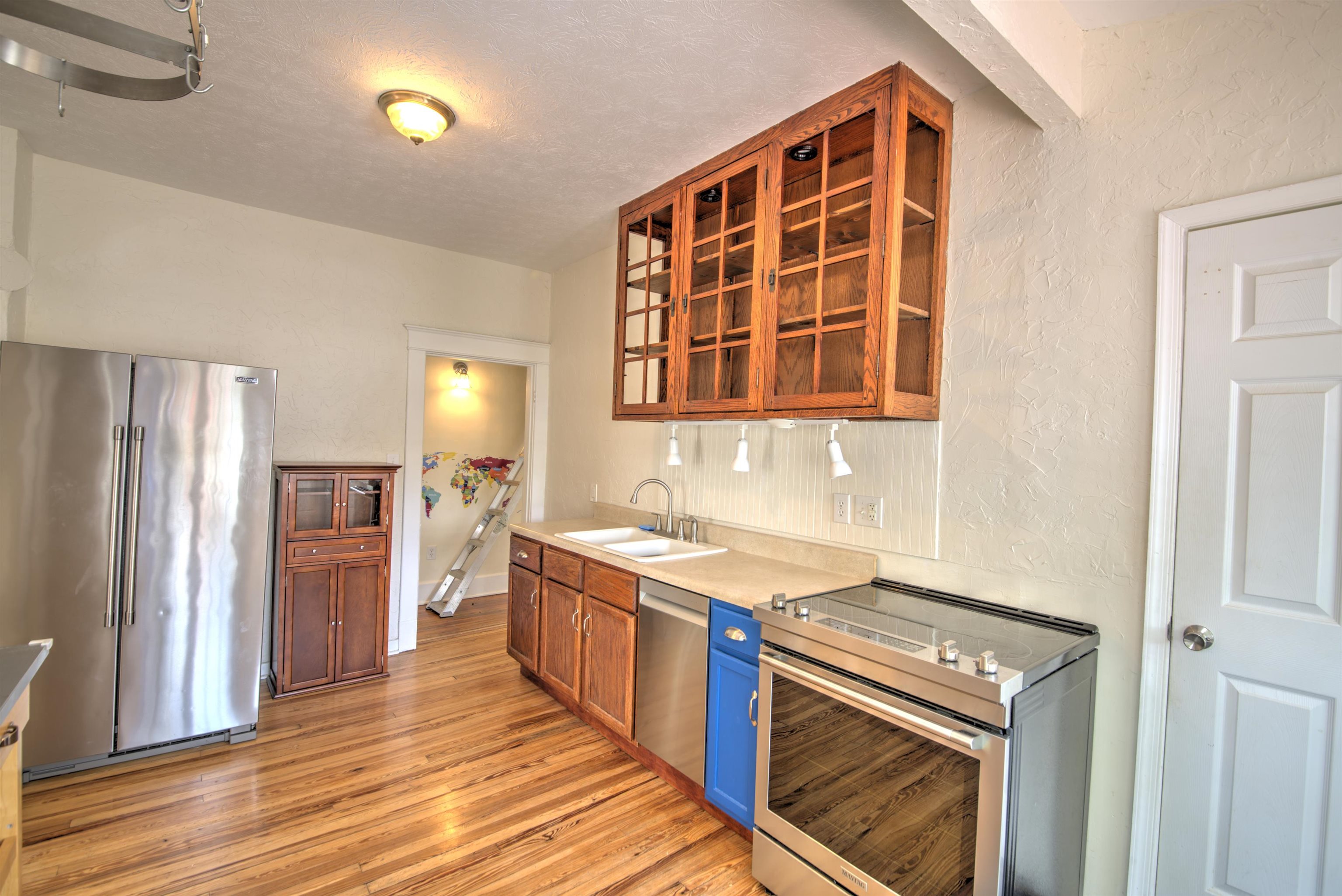 700 SHERWOOD AVE, WAYNESBORO, Virginia 22980, 2 Bedrooms Bedrooms, ,1 BathroomBathrooms,Residential,700 SHERWOOD AVE,679779 MLS # 679779 700 SHERWOOD AVE, WAYNESBORO, Virginia 22980, 2 Bedrooms Bedrooms, ,1 BathroomBathrooms,Residential,700 SHERWOOD AVE,679779 MLS # 679779