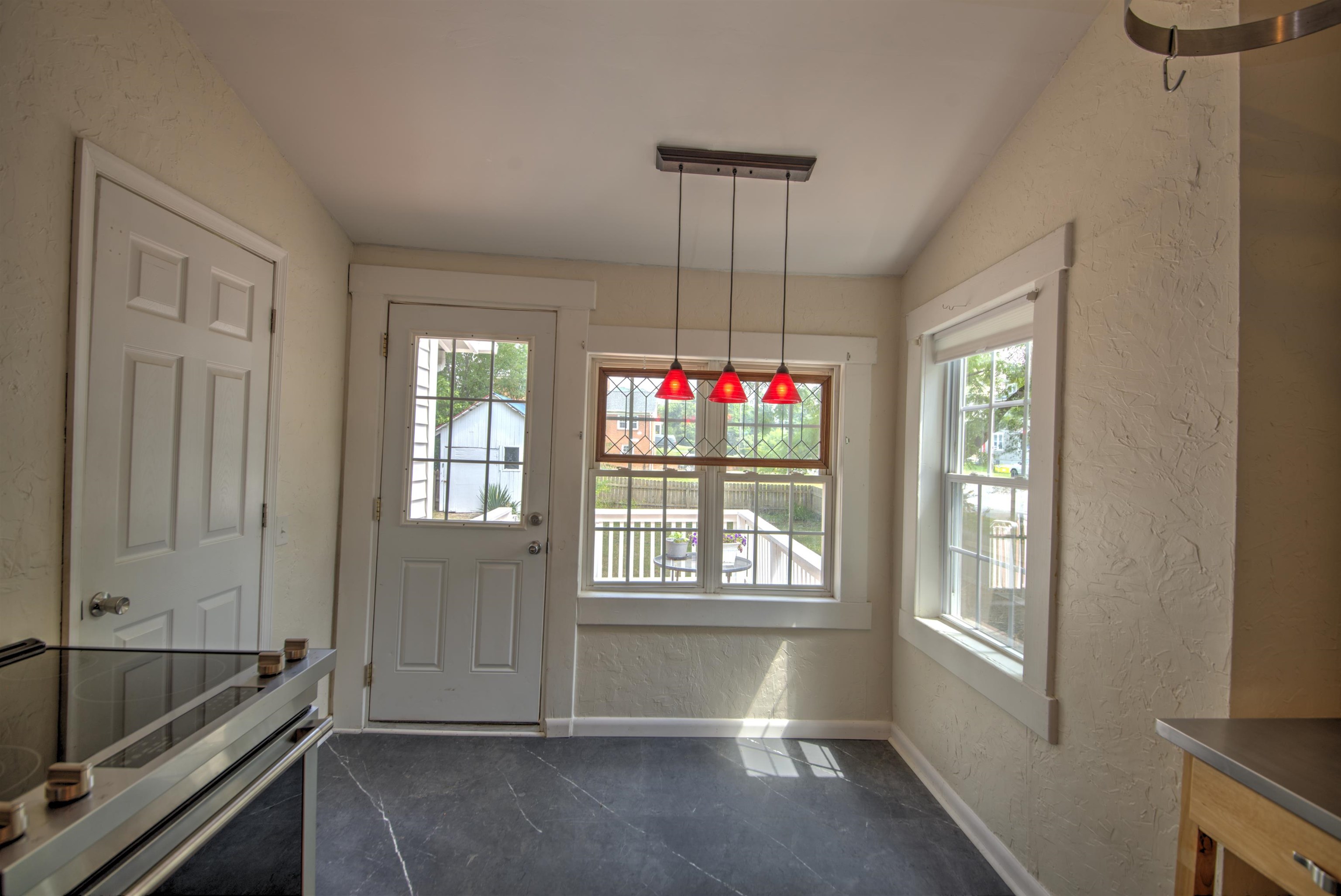 700 SHERWOOD AVE, WAYNESBORO, Virginia 22980, 2 Bedrooms Bedrooms, ,1 BathroomBathrooms,Residential,700 SHERWOOD AVE,679779 MLS # 679779 700 SHERWOOD AVE, WAYNESBORO, Virginia 22980, 2 Bedrooms Bedrooms, ,1 BathroomBathrooms,Residential,700 SHERWOOD AVE,679779 MLS # 679779