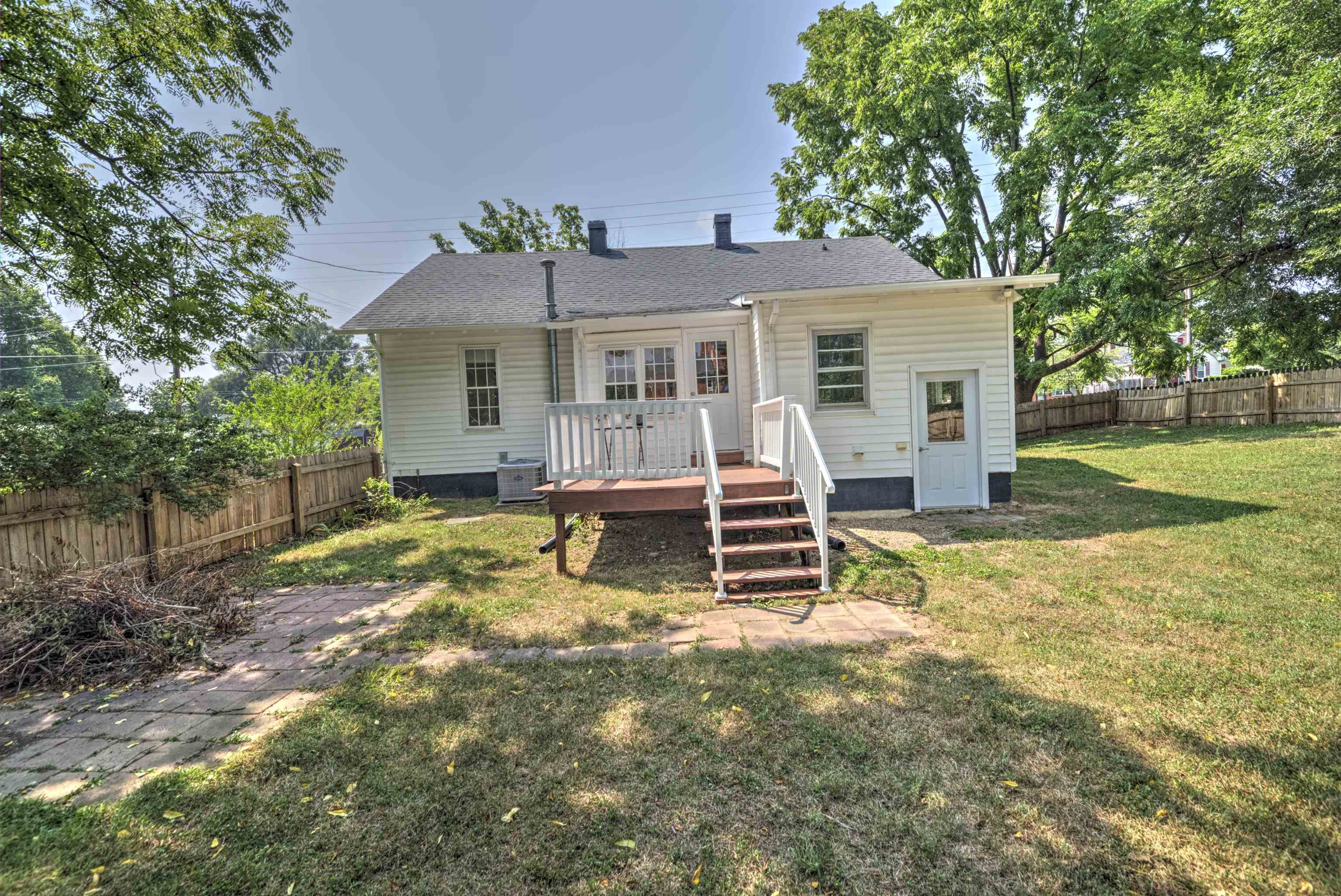 700 SHERWOOD AVE, WAYNESBORO, Virginia 22980, 2 Bedrooms Bedrooms, ,1 BathroomBathrooms,Residential,700 SHERWOOD AVE,679779 MLS # 679779 700 SHERWOOD AVE, WAYNESBORO, Virginia 22980, 2 Bedrooms Bedrooms, ,1 BathroomBathrooms,Residential,700 SHERWOOD AVE,679779 MLS # 679779