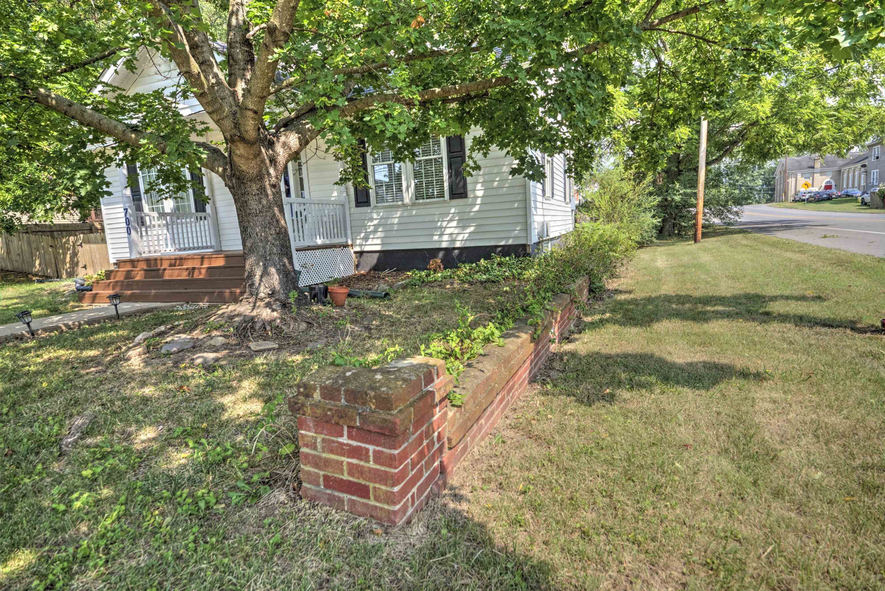 700 SHERWOOD AVE, WAYNESBORO, Virginia 22980, 2 Bedrooms Bedrooms, ,1 BathroomBathrooms,Residential,700 SHERWOOD AVE,679779 MLS # 679779 700 SHERWOOD AVE, WAYNESBORO, Virginia 22980, 2 Bedrooms Bedrooms, ,1 BathroomBathrooms,Residential,700 SHERWOOD AVE,679779 MLS # 679779