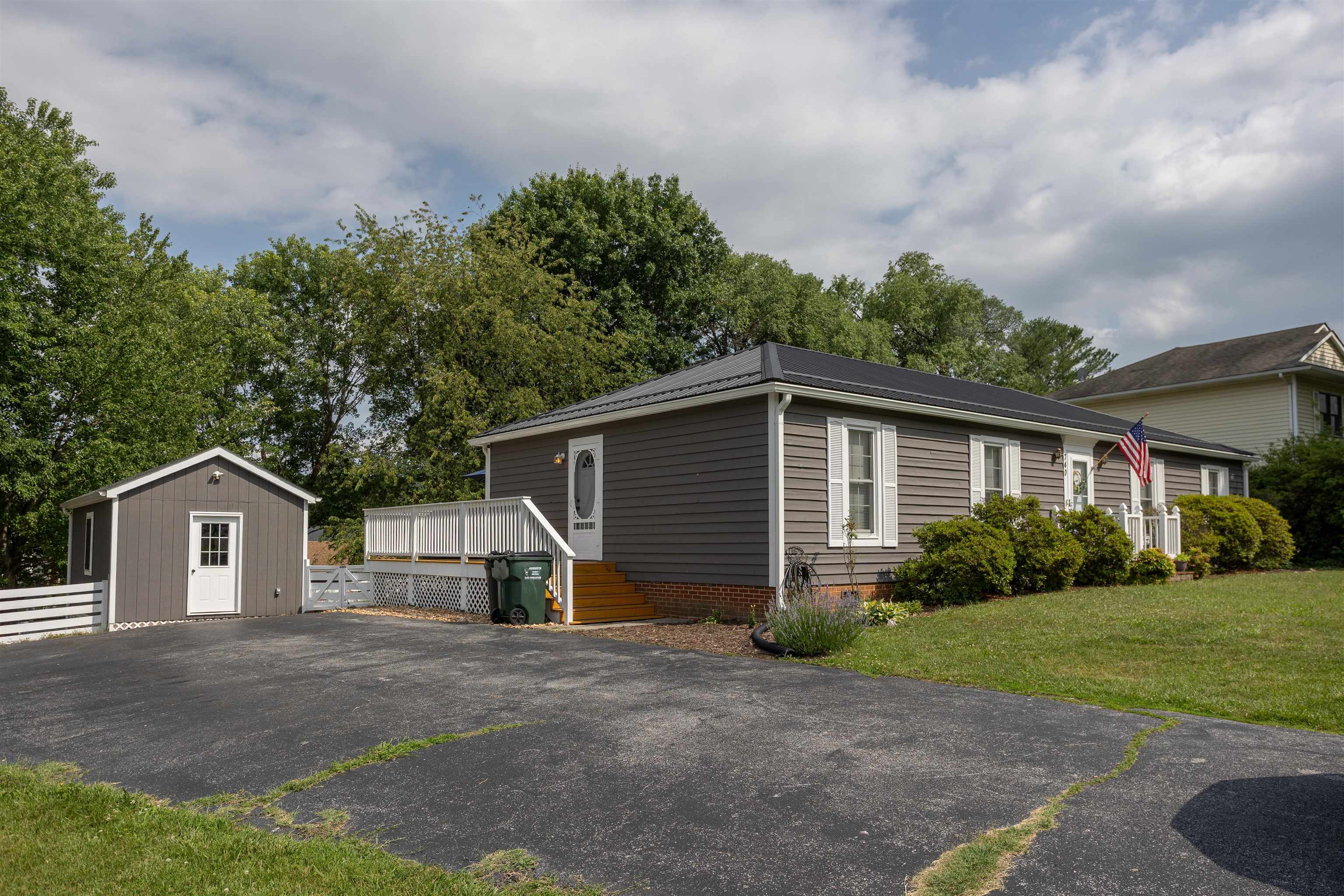 740 OLD GREENVILLE RD, STAUNTON, Virginia 24401, 3 Bedrooms Bedrooms, ,2 BathroomsBathrooms,Residential,740 OLD GREENVILLE RD,679044 MLS # 679044