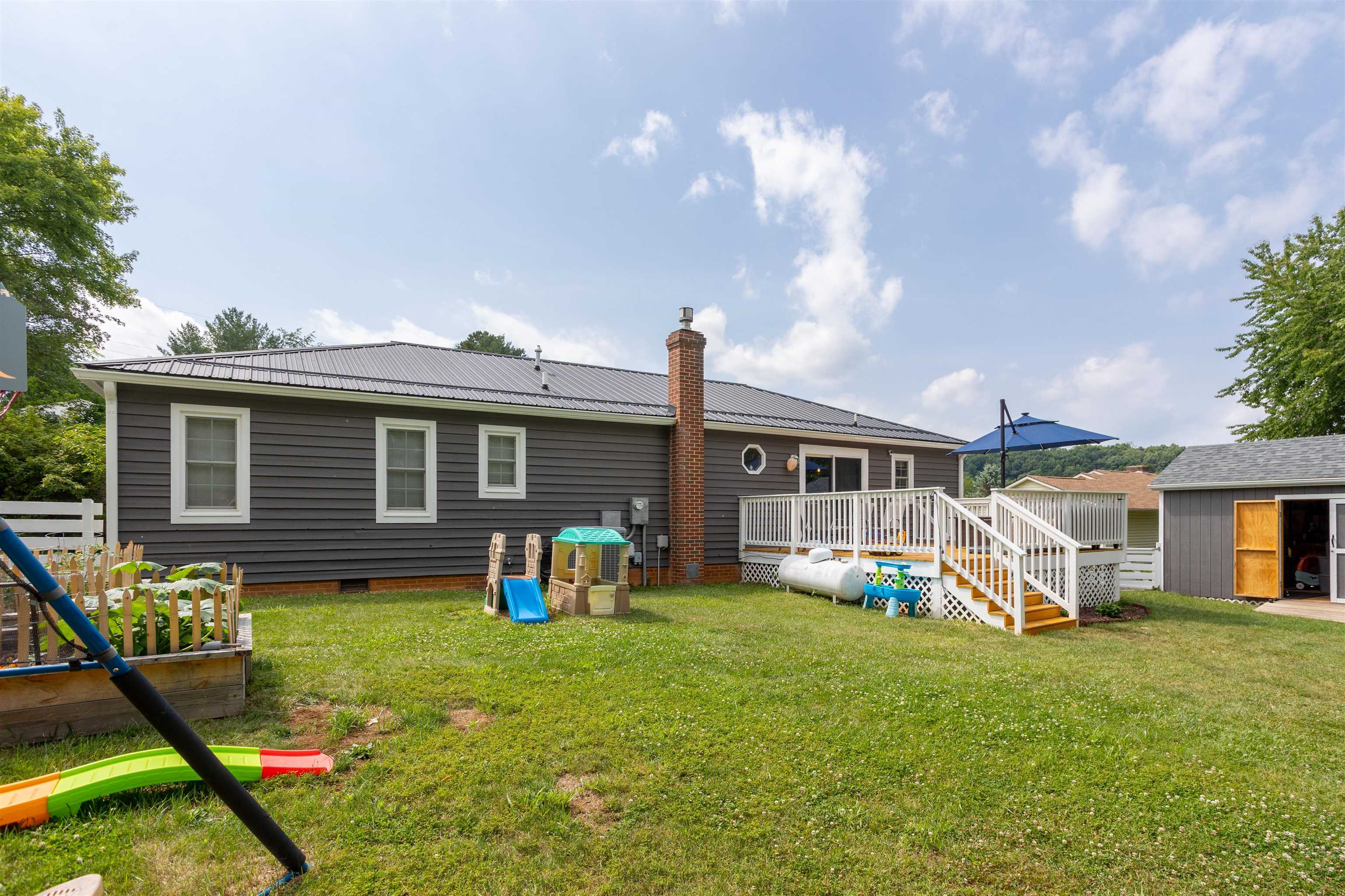 740 OLD GREENVILLE RD, STAUNTON, Virginia 24401, 3 Bedrooms Bedrooms, ,2 BathroomsBathrooms,Residential,740 OLD GREENVILLE RD,679044 MLS # 679044