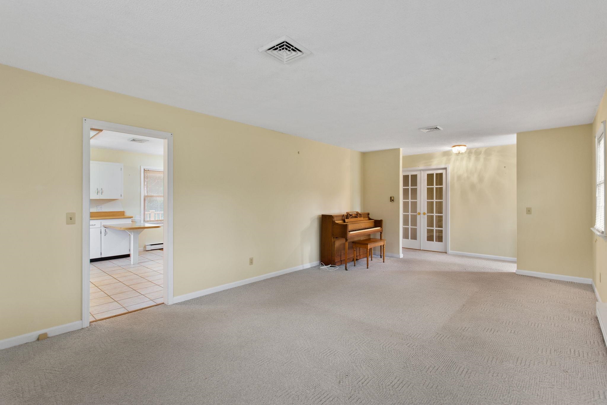 206 BELMONT DR, ROCKINGHAM, Virginia 22801, 3 Bedrooms Bedrooms, ,2 BathroomsBathrooms,Residential,206 BELMONT DR,679799 MLS # 679799